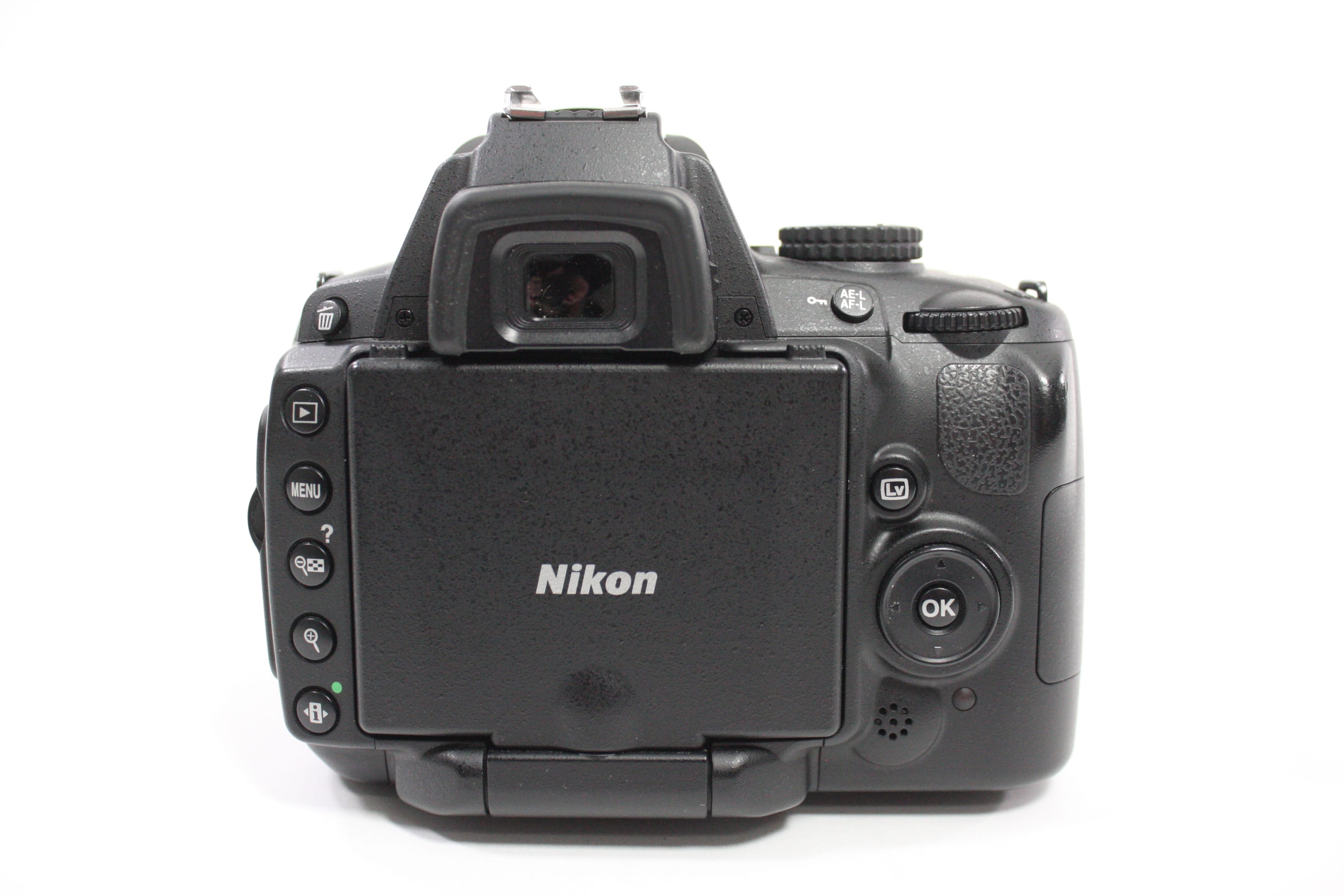 Nikon D5000 DSLR Camera with 18-55mm f/3.5-5.6G VR AF-S Lens for F Mount with Shutter Count 3,872