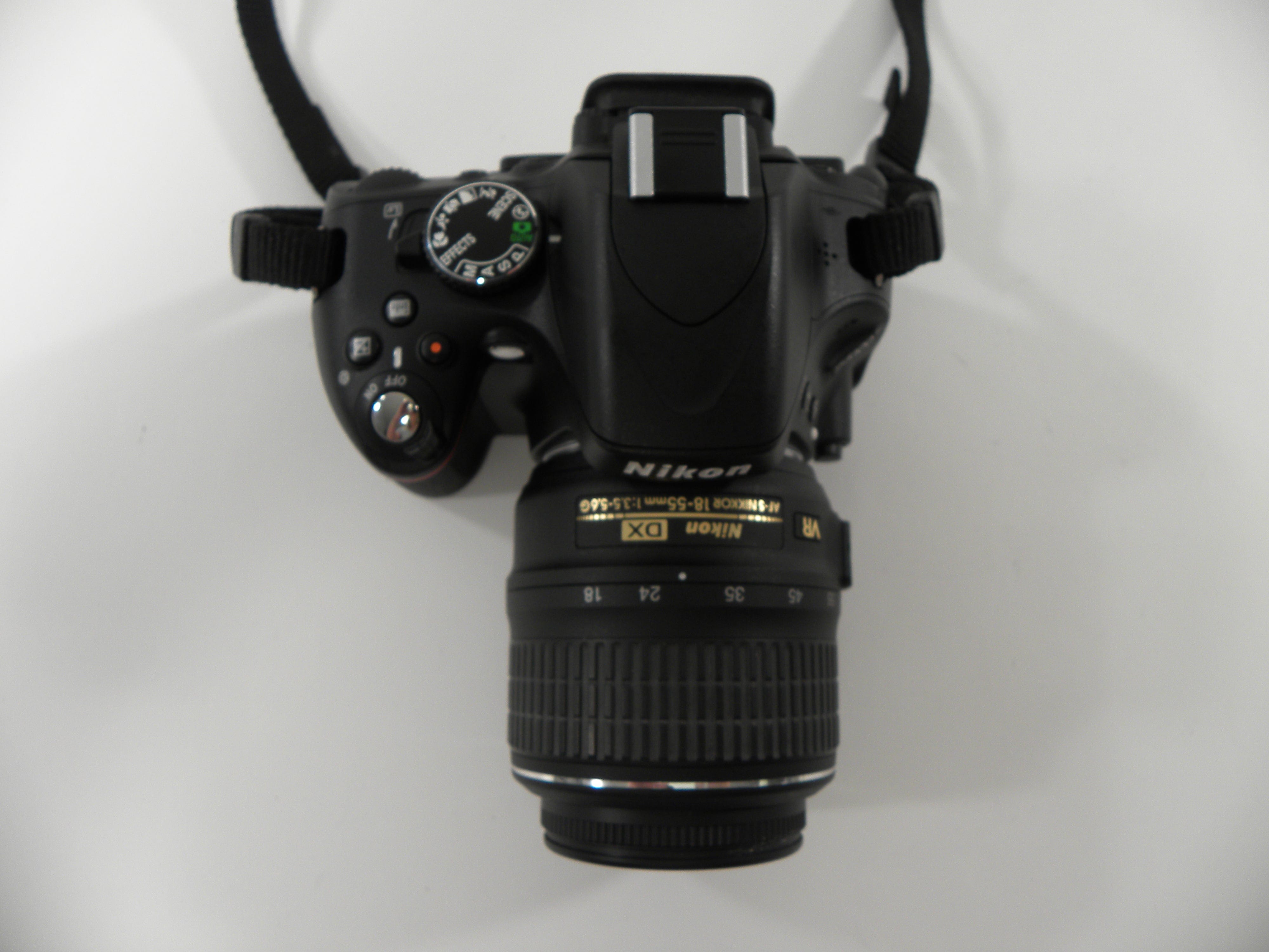 Nikon D5100 16.2mp Digital SLR w/AF-S 18-55 DX VR Shutter Ct. 2,617