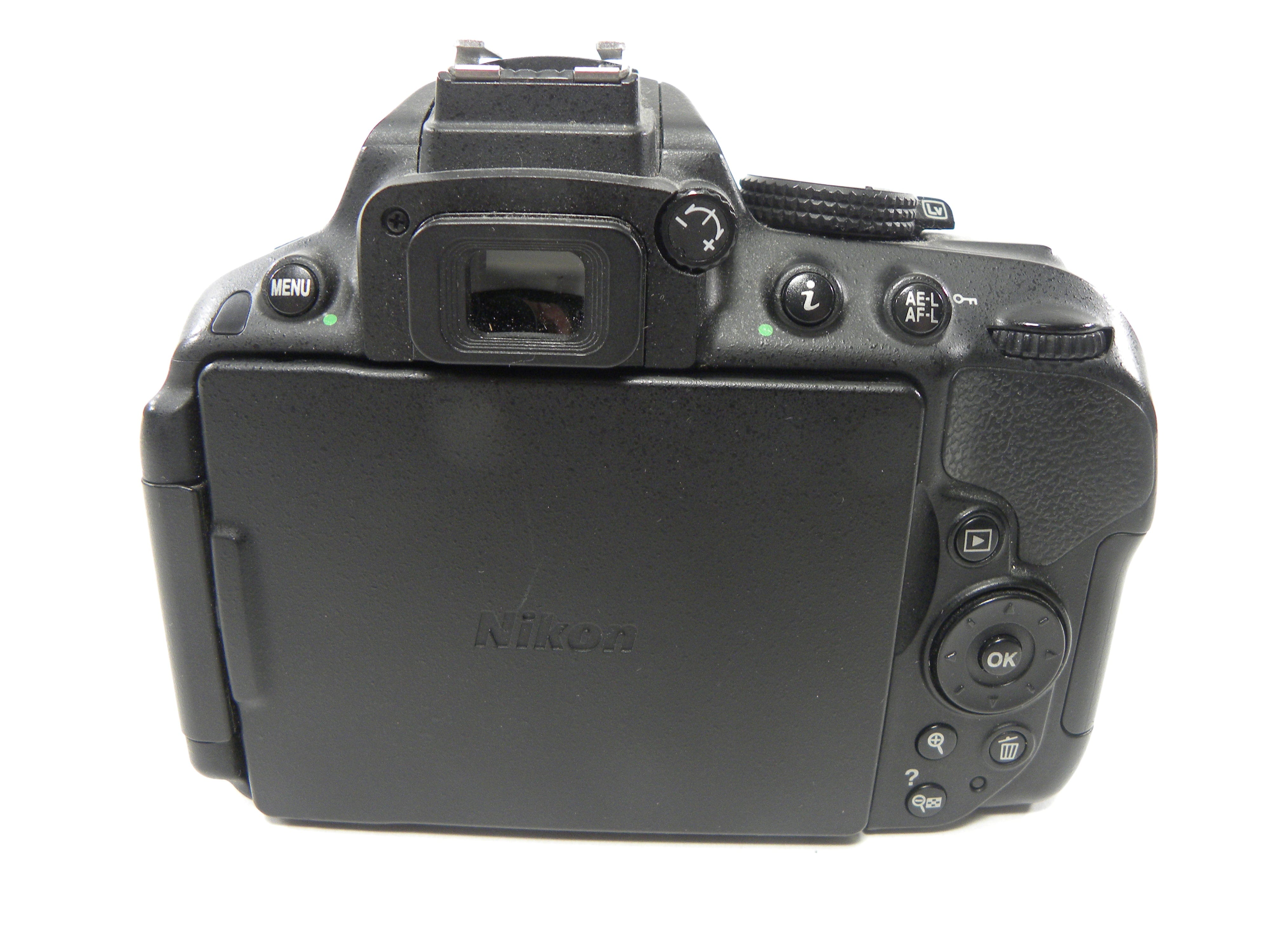 Nikon D5300 24.2mp Digital SLR w/18-55 f/3.5-5.6 DX VR Lens Shutter Ct. 10,590