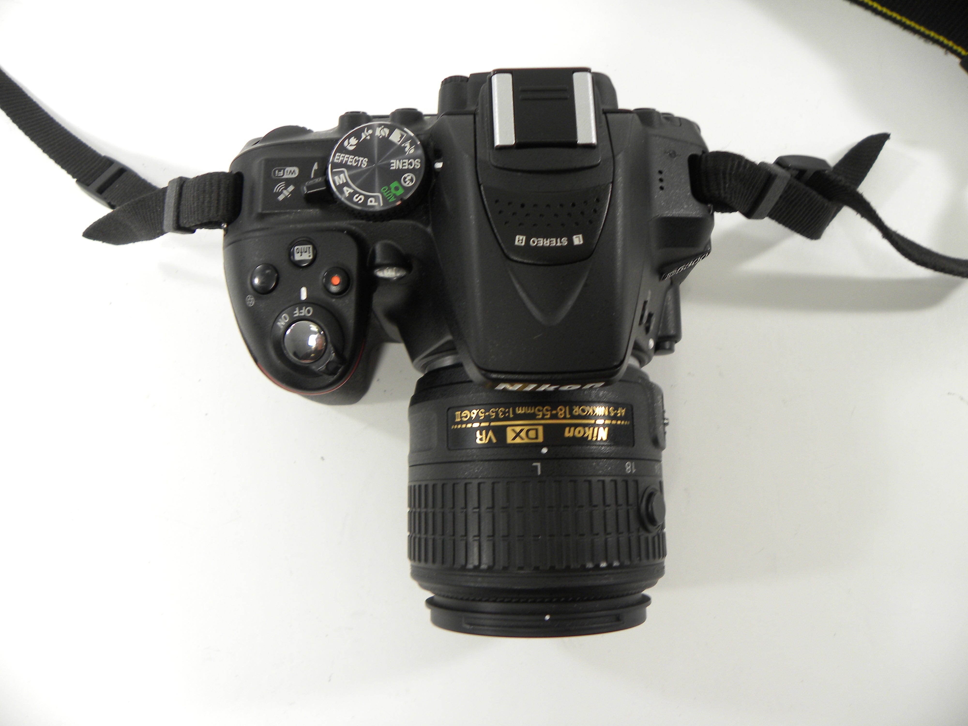 Nikon D5300 24.2mp Digital SLR w/AF-S DX VR 18-55 Shutter Ct. 24,126
