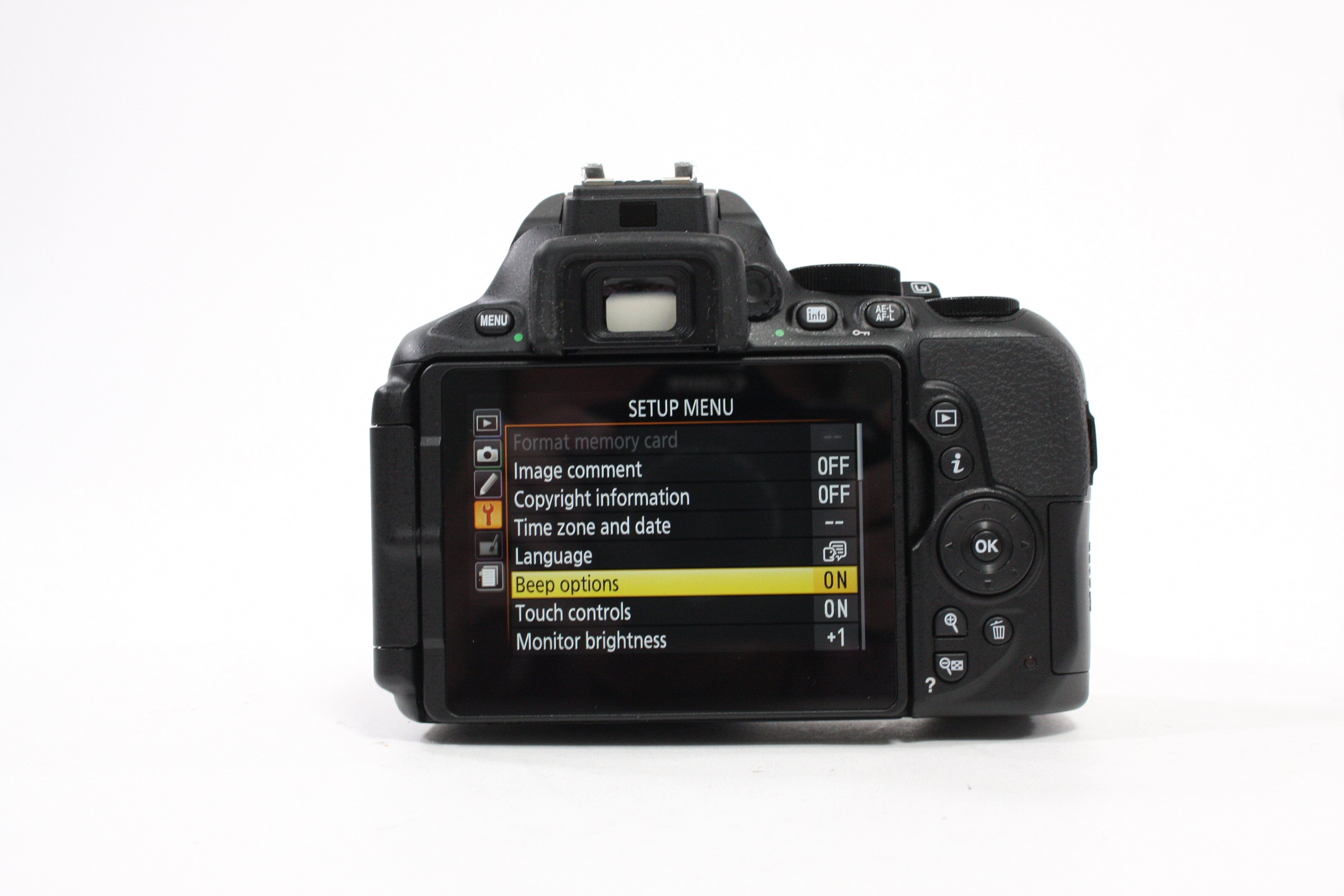 Nikon D5600 Digital SLR Camera with 18-55 f/3.5-5.6G VR Lens Shutter Count 521