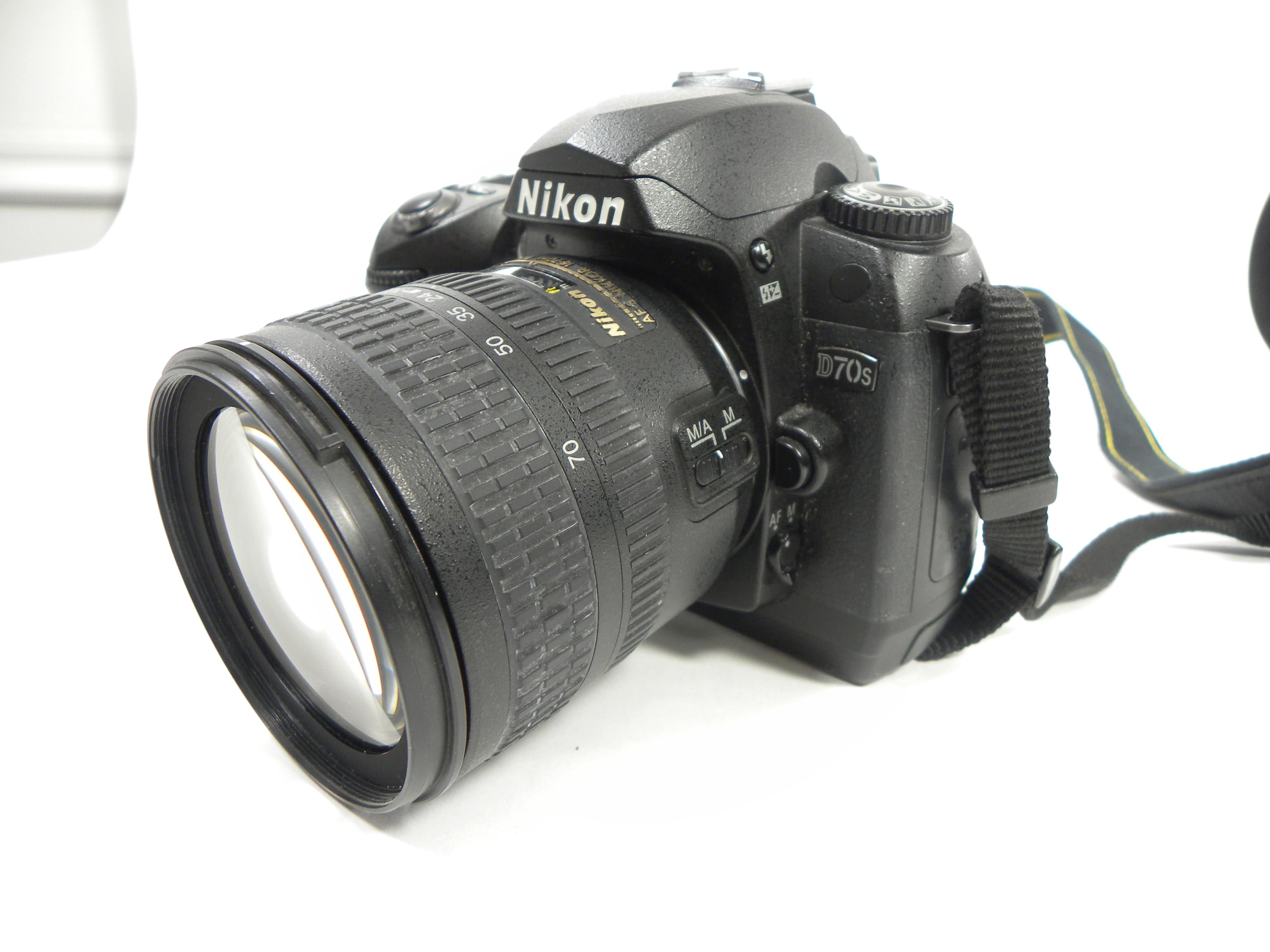 Nikon D70s 6.1mp Digital SLR w/AF-S 18-55 Sutter Ct. 6,979