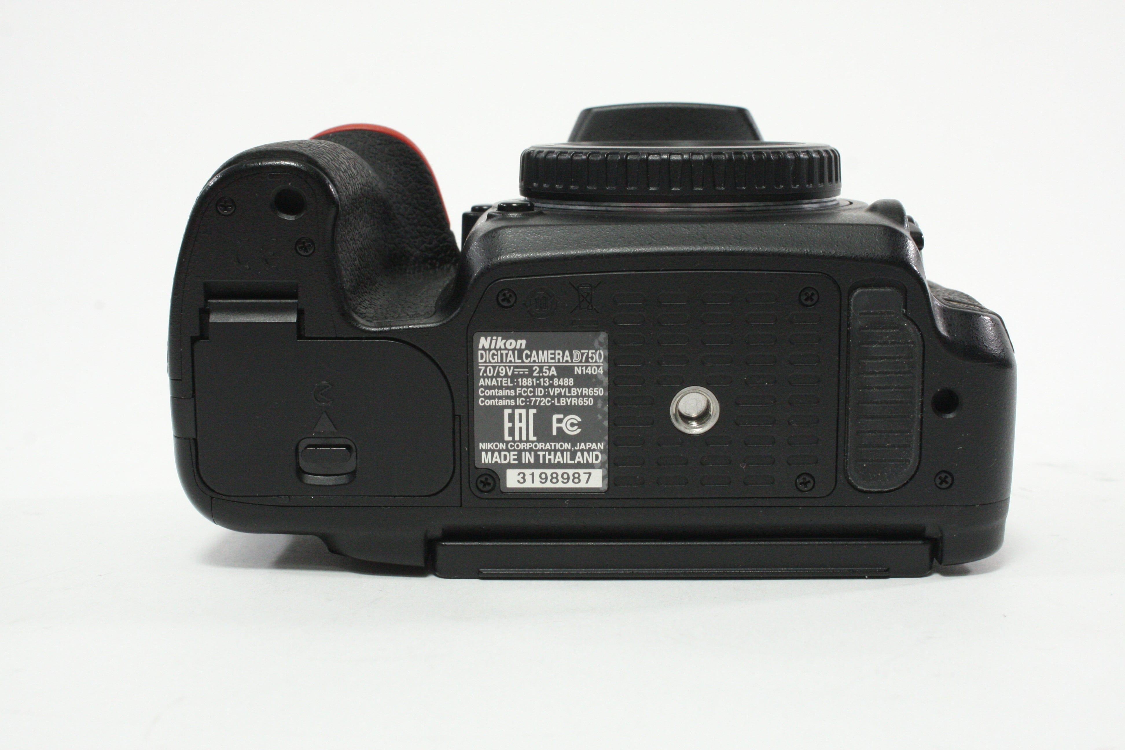 Nikon D750 DSLR Camera Body with Shutter Count 13,279 Inc. Sunwayfoto L-Bracket