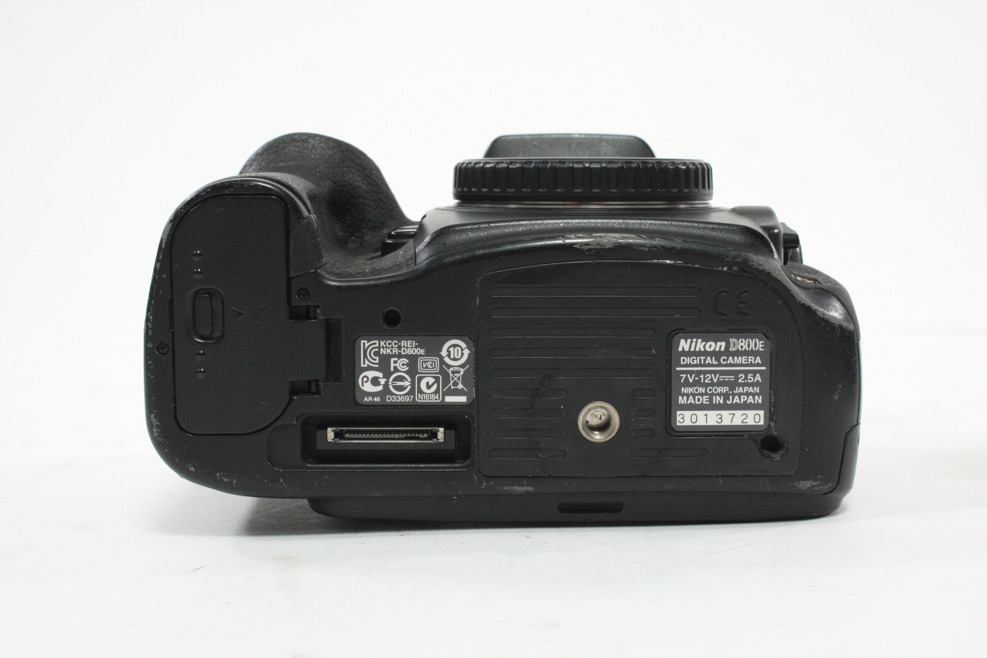 Nikon D800E DSLR Camera Body with MB-D12 Battery Grip with Shutter Count 112,269
