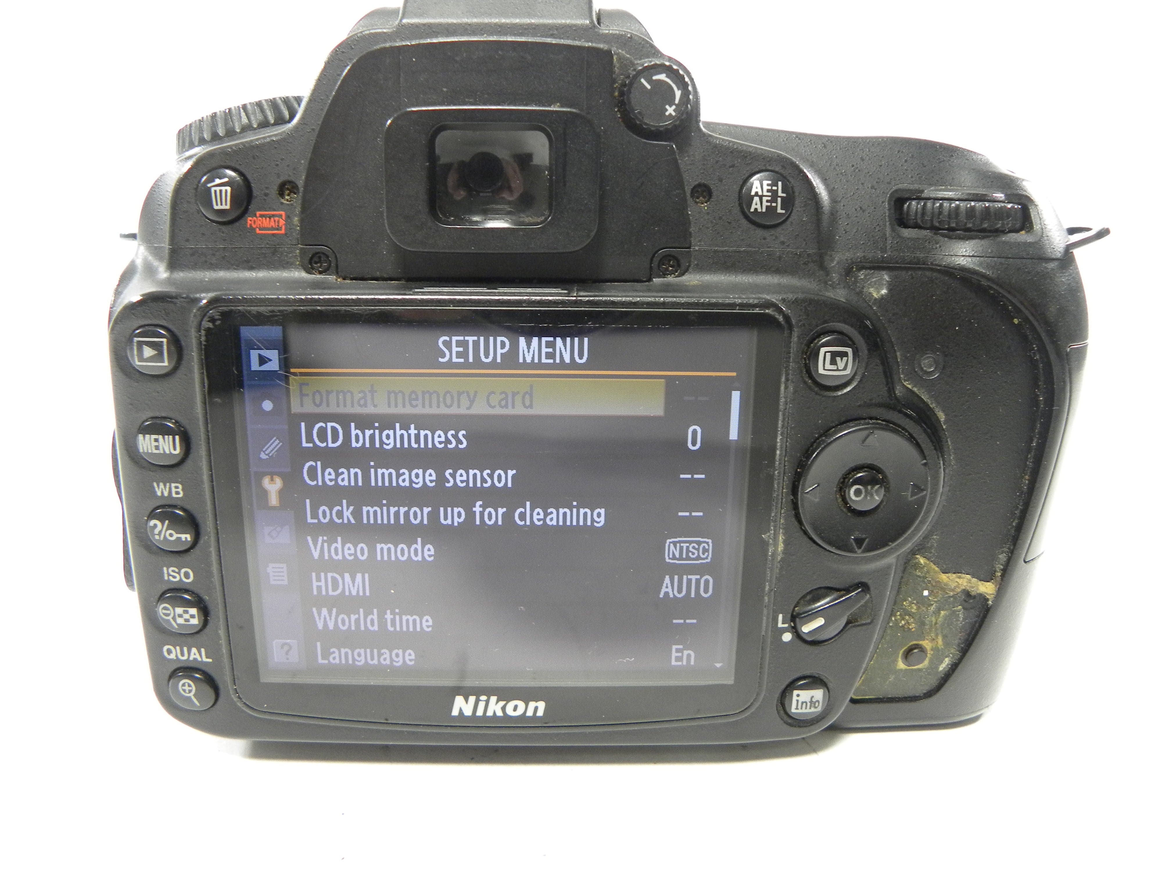 Nikon D90 12.3mp Digital SLR Body only Shutter Ct. 324,337 AS IS  No Returns