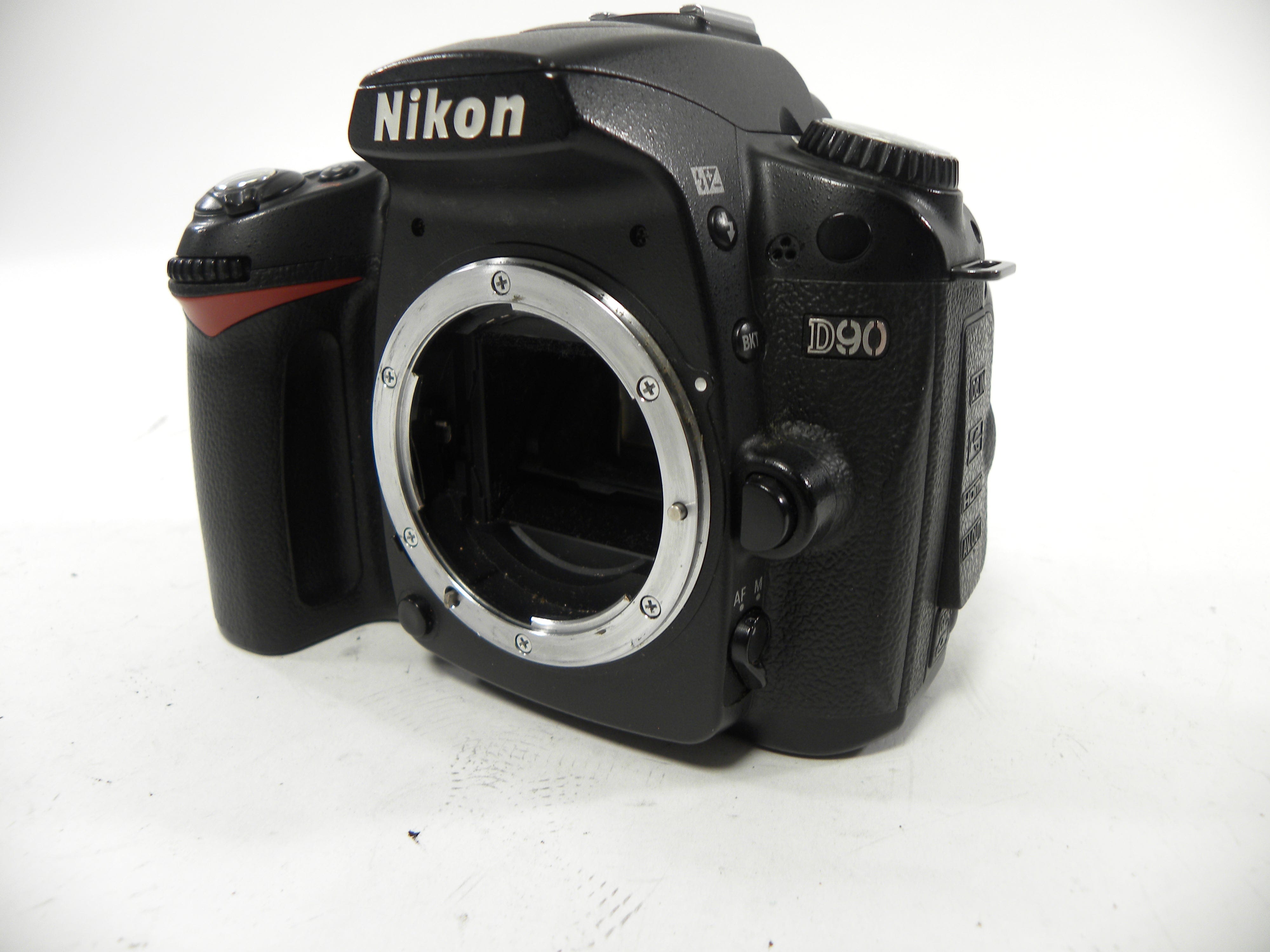 Nikon D90 12.3mp Digital SLR Body only Shutter Ct. 324,337 AS IS  No Returns