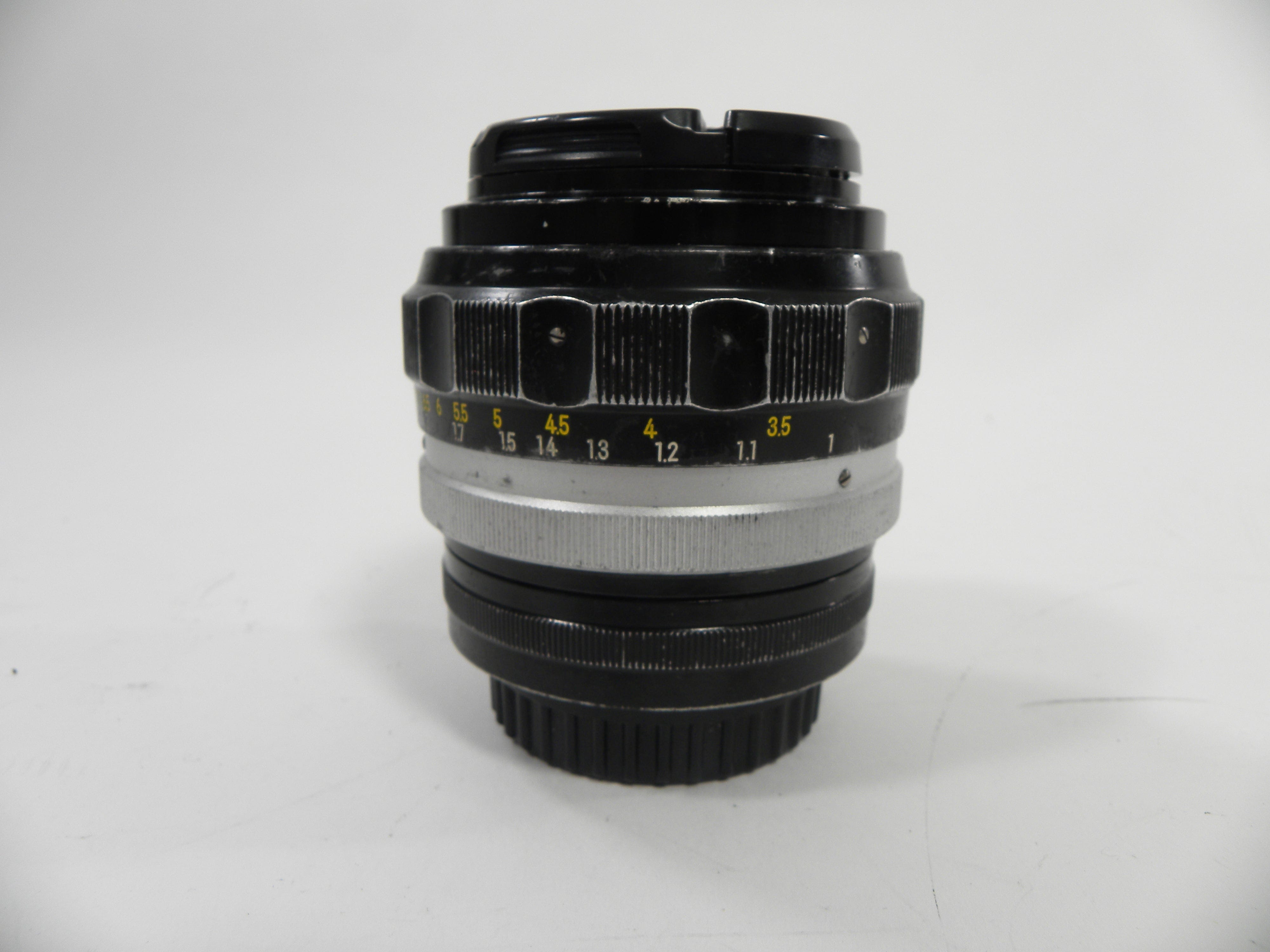 Nikon Nikkor-H Auto 85mm f1.8 Non Ai