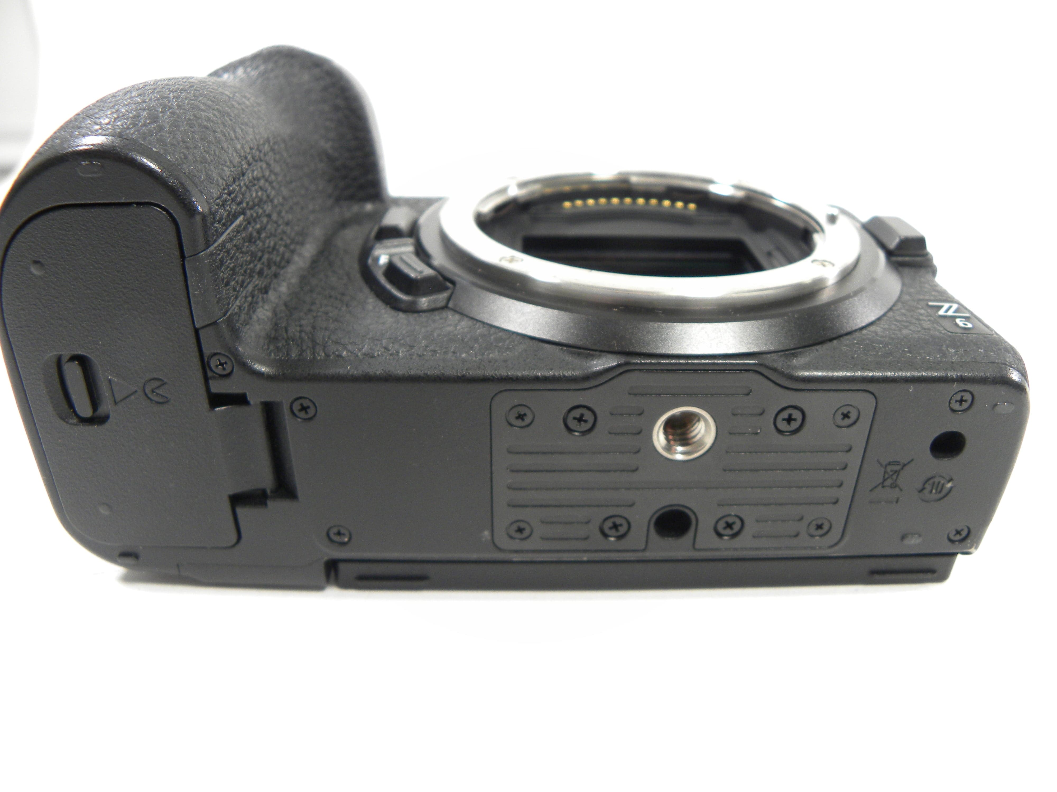 Nikon Z 6 24.5mp Digital Mirrorless Camera Body Only shutter ct. 11,889