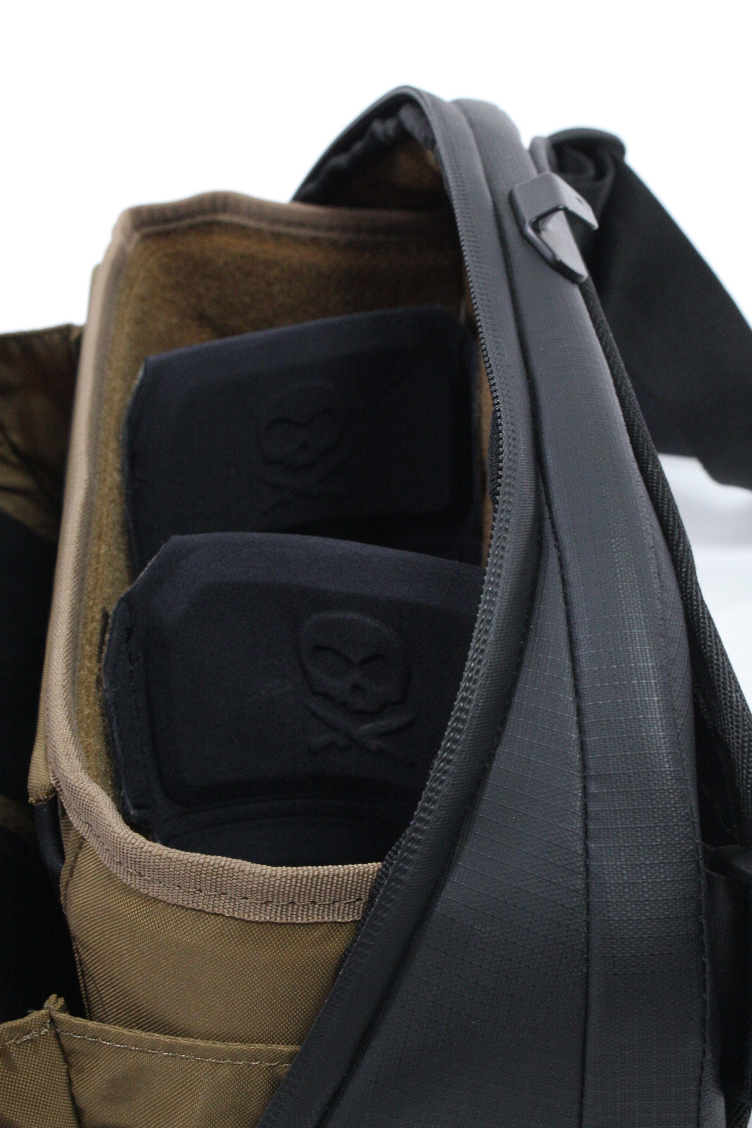 Nomatic 8L Peter McKinnon Sling (Black)