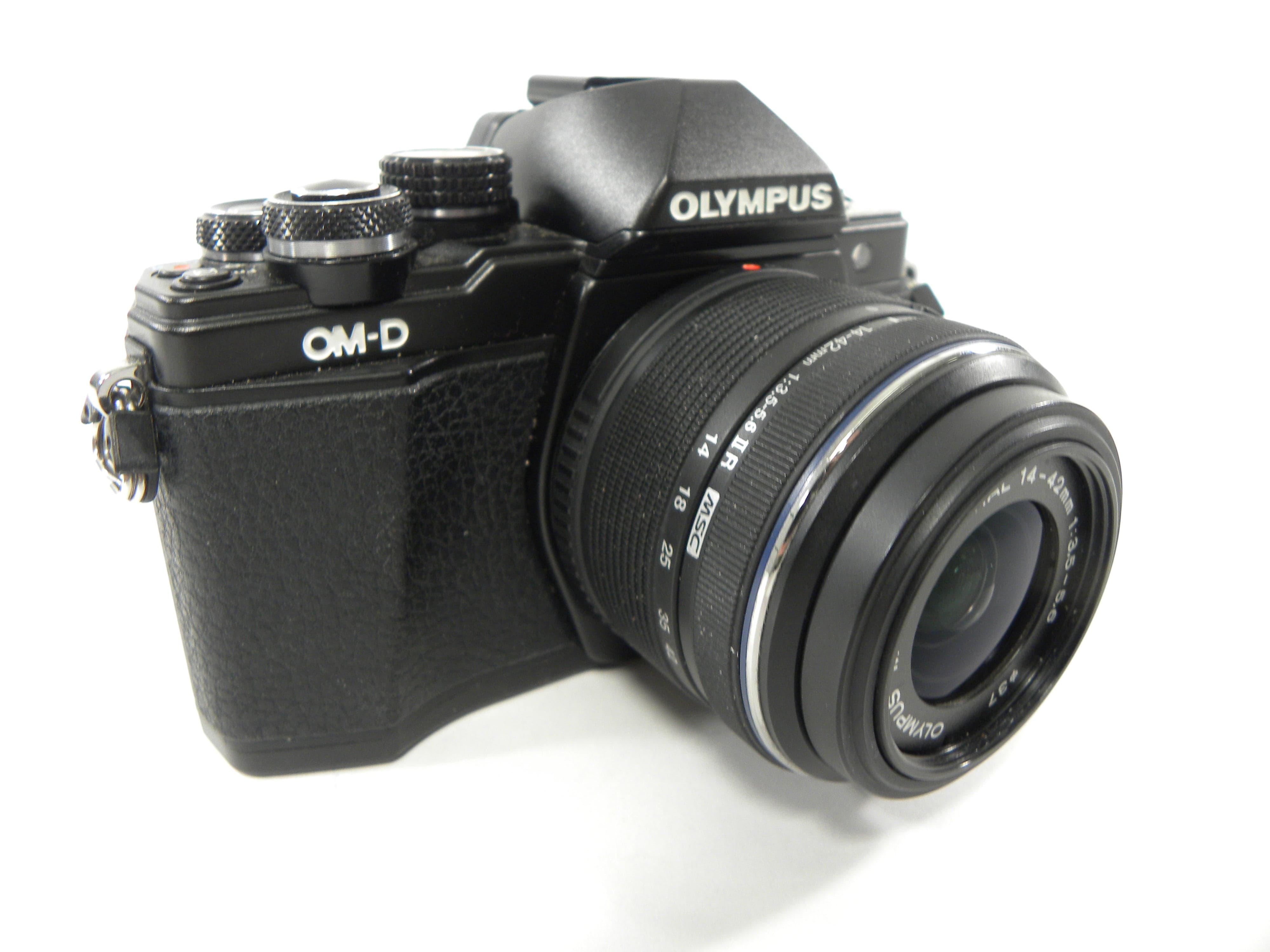 Olympus OM-D E-M10 Mark II 16.1mp Mirrorless Digital w/14-42mm S/C 6,469