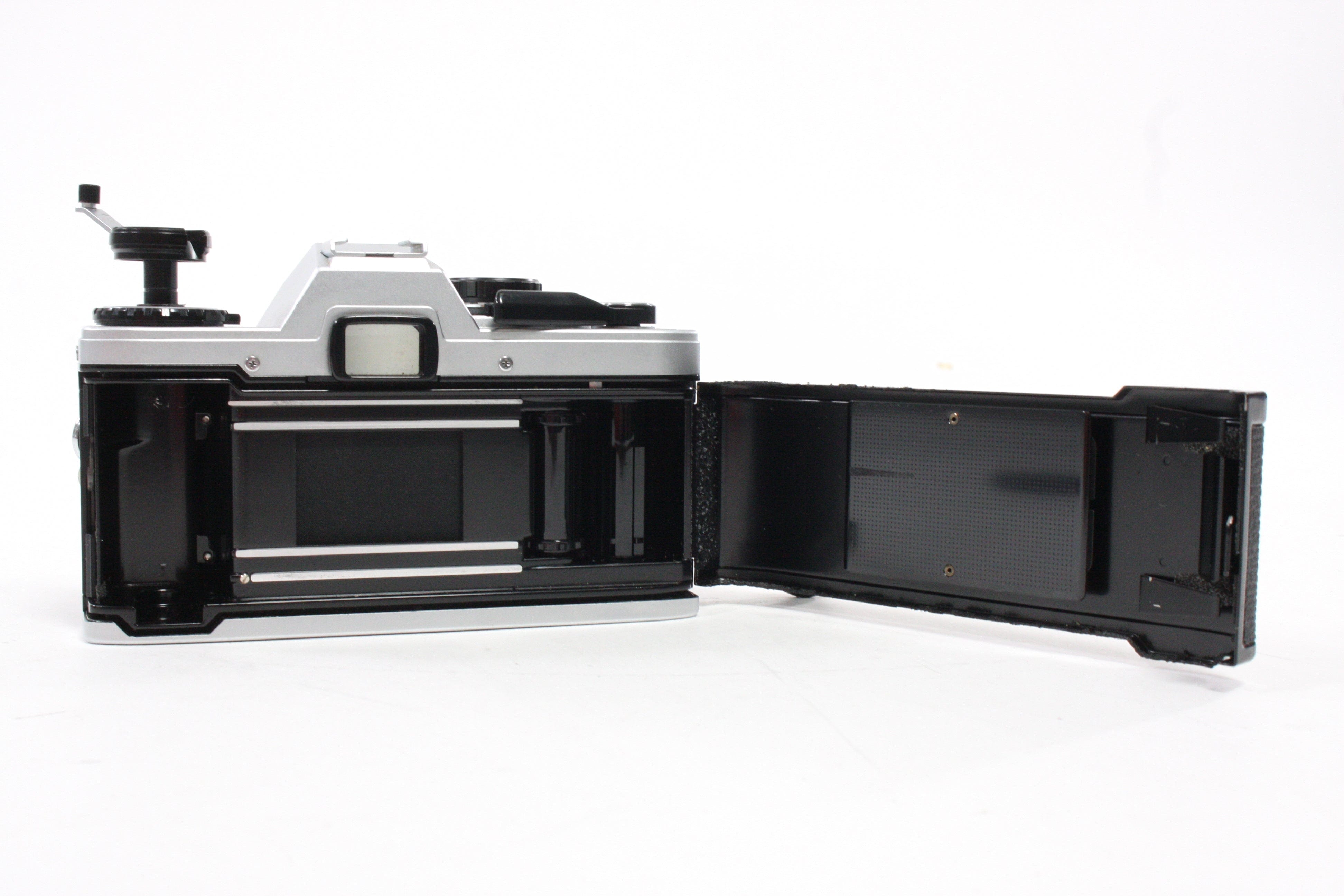 Olympus OM10 35mm SLR Camera with 50mm f/1.8 Lens