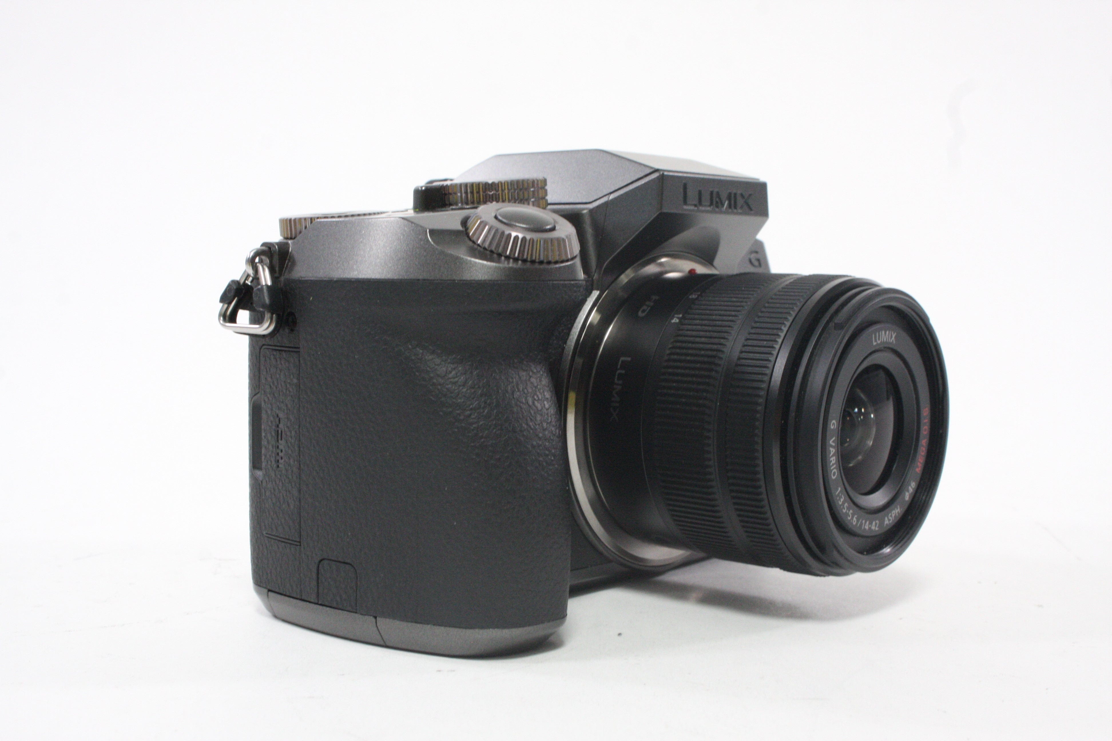 Panasonic Lumix DMC-G7 Digital Mirrorless with 14-42mm f/3.5-5.6 G Vario ASPH Lens