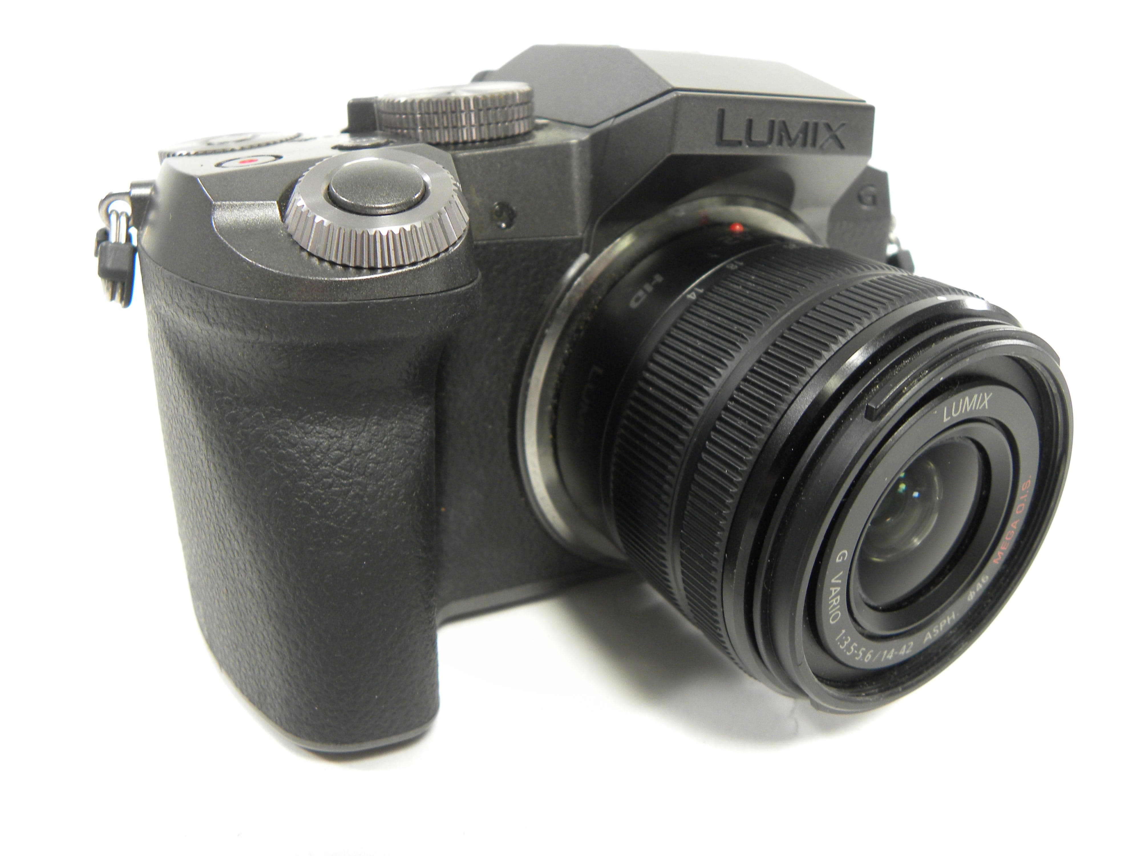 Panasonic Lumix G DMC-G7 16mp Digital Mirrorless w/14-42 Vario Shutter Ct. 205