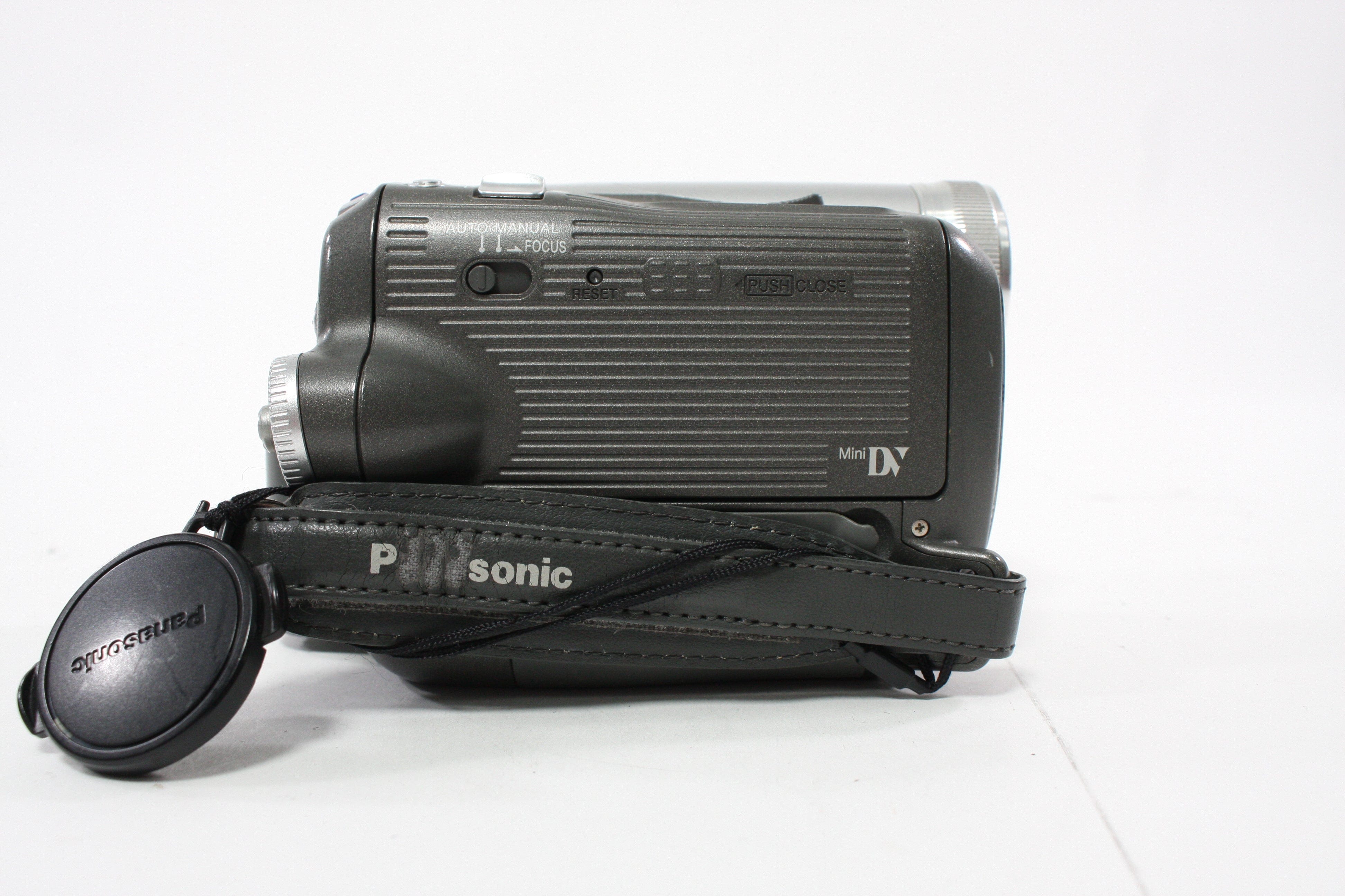 Panasonic PV-GS31 Mini-DV Camcorder