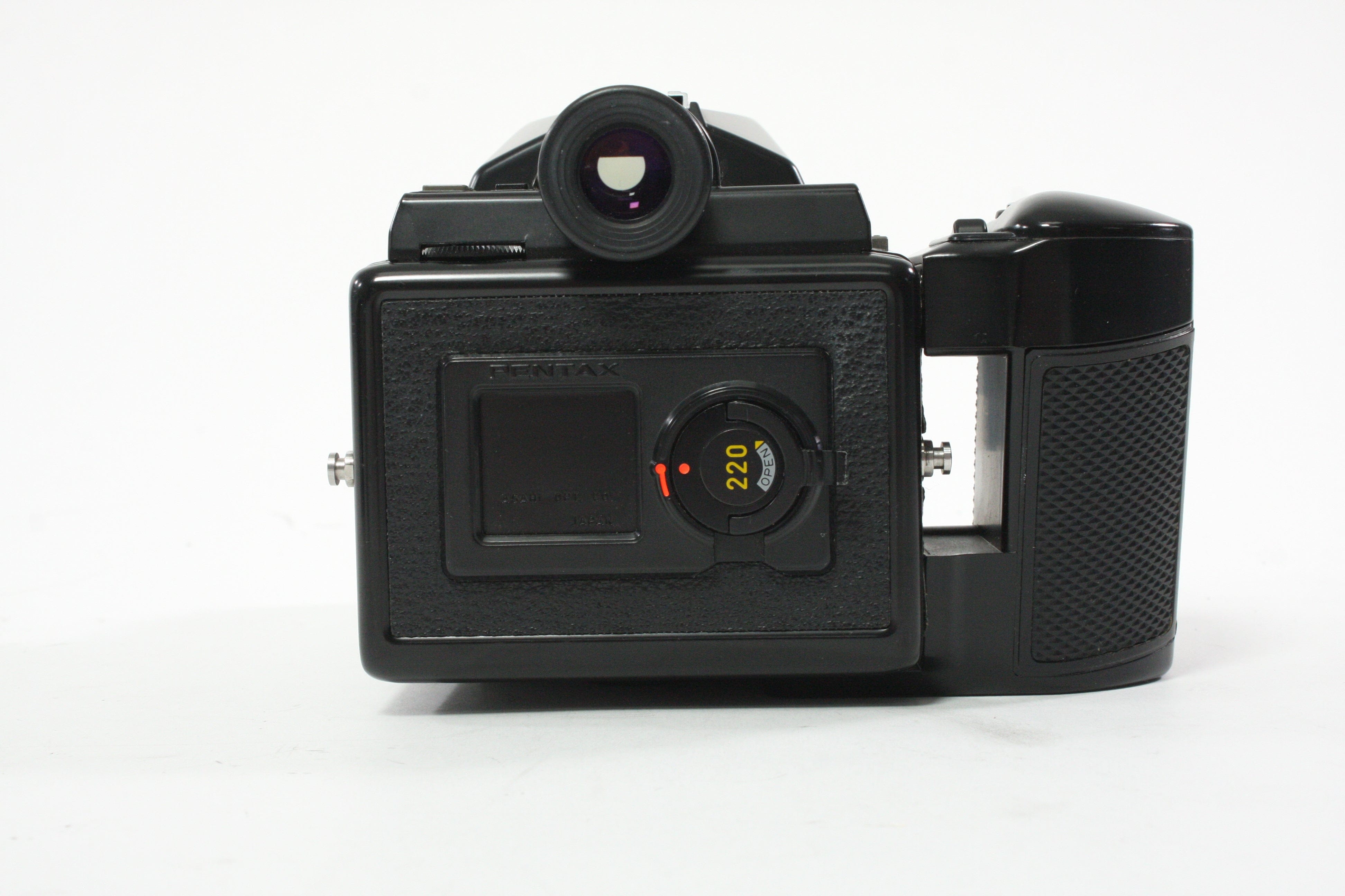 Pentax 645 Camera Outfit with 75MM F2.8 Lens and 220 Film Back