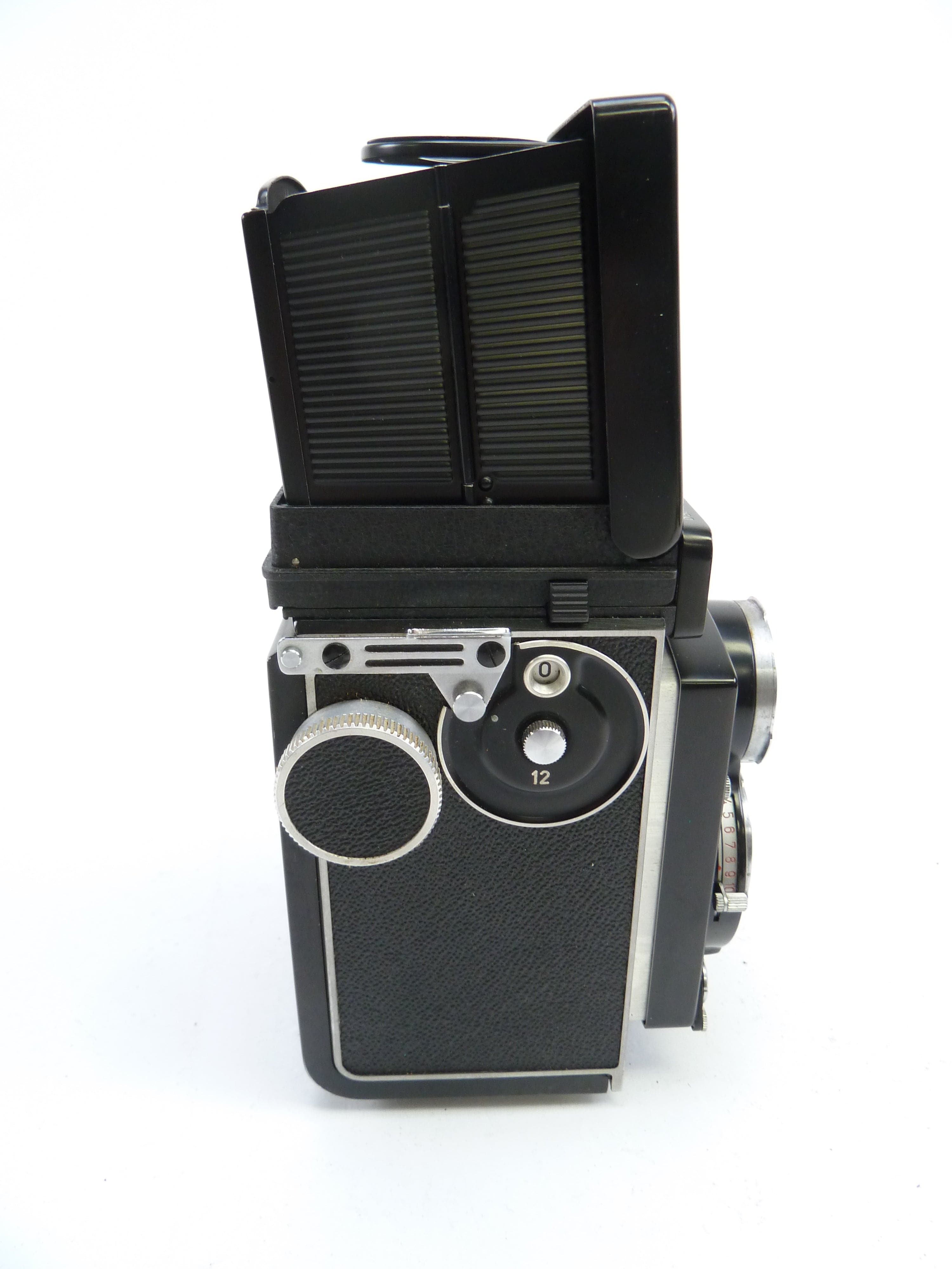 Rollei Rolleicord VB Serial # 2126471 with case