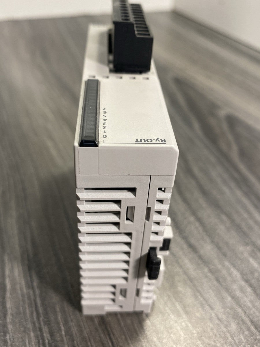 IDEC FC4A-R081 MicroSmart Digital I/O Module 8-Pt Output Relay- USA|267461602000