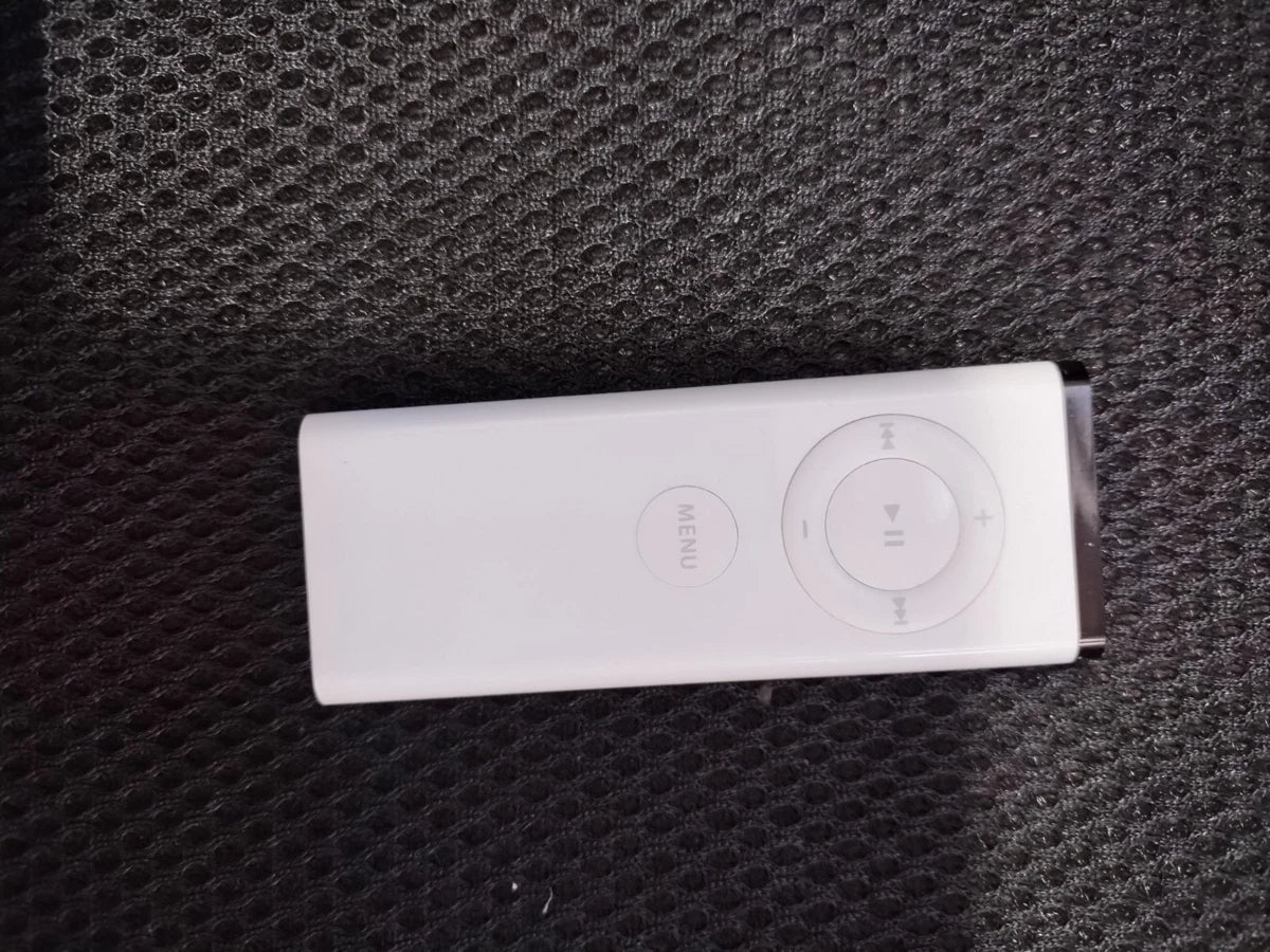 Apple Remote Control   Model A1156 EMC 2086, Battery CR2016 (NOT INCLUDED}|326902146728