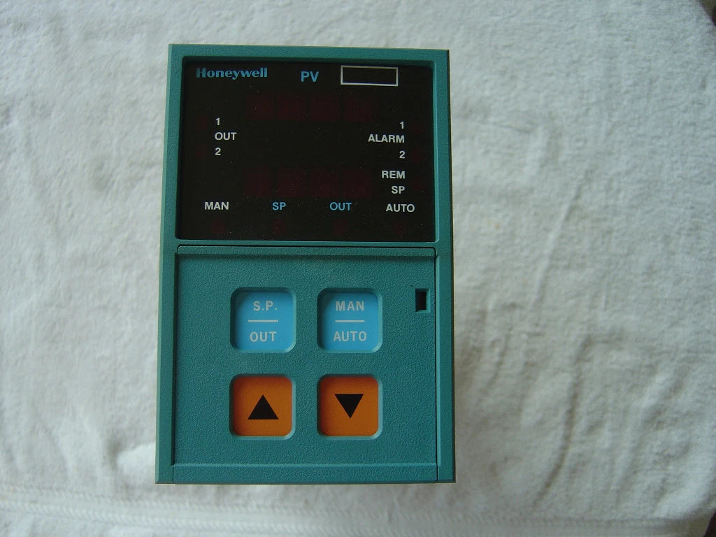 Honeywell UDC 500 Digital Controller   DC521-F2-1000-CC|150654488643