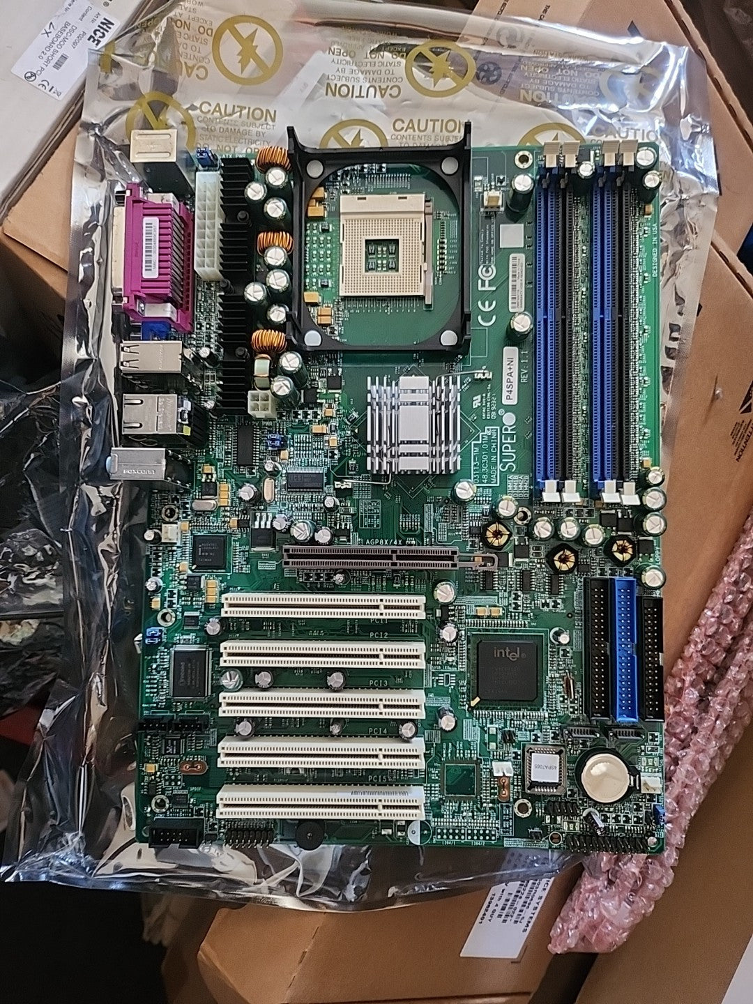 Supermicro P4SPA+NI 3.06Ghz FSB 800Mhz Intel 865G Socket 478 DDR 266, 333, 400 Max 4GB AGP 8X 5 PCI Serial ATA Intel Extreme Graphic 2 Gigabit Ethernet Audio-In Audio-Out Microphone RJ-45 Ethernet USB 2.0 ATX Motherboard only