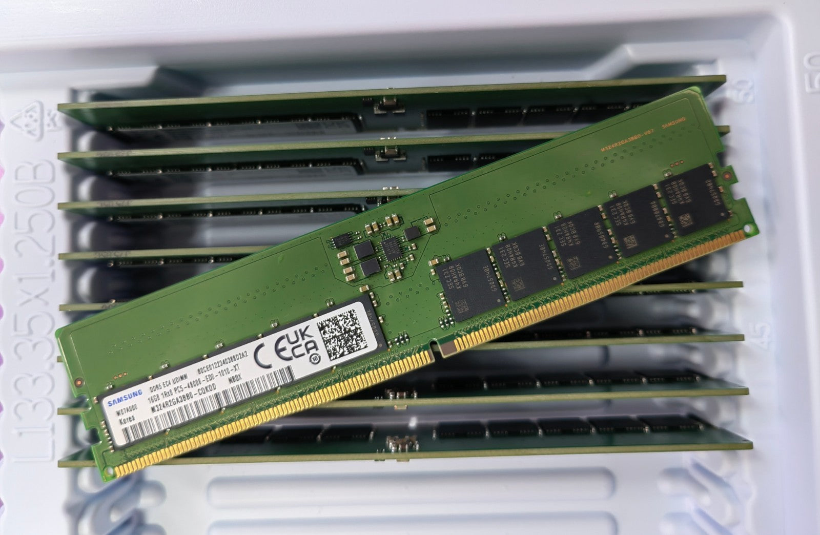 Samsung 16GB DDR5 4800 EC4 UDIMM ECC RAM  PC5-4800B-ED0 for DELL HP Lenovo 288p|187511836192