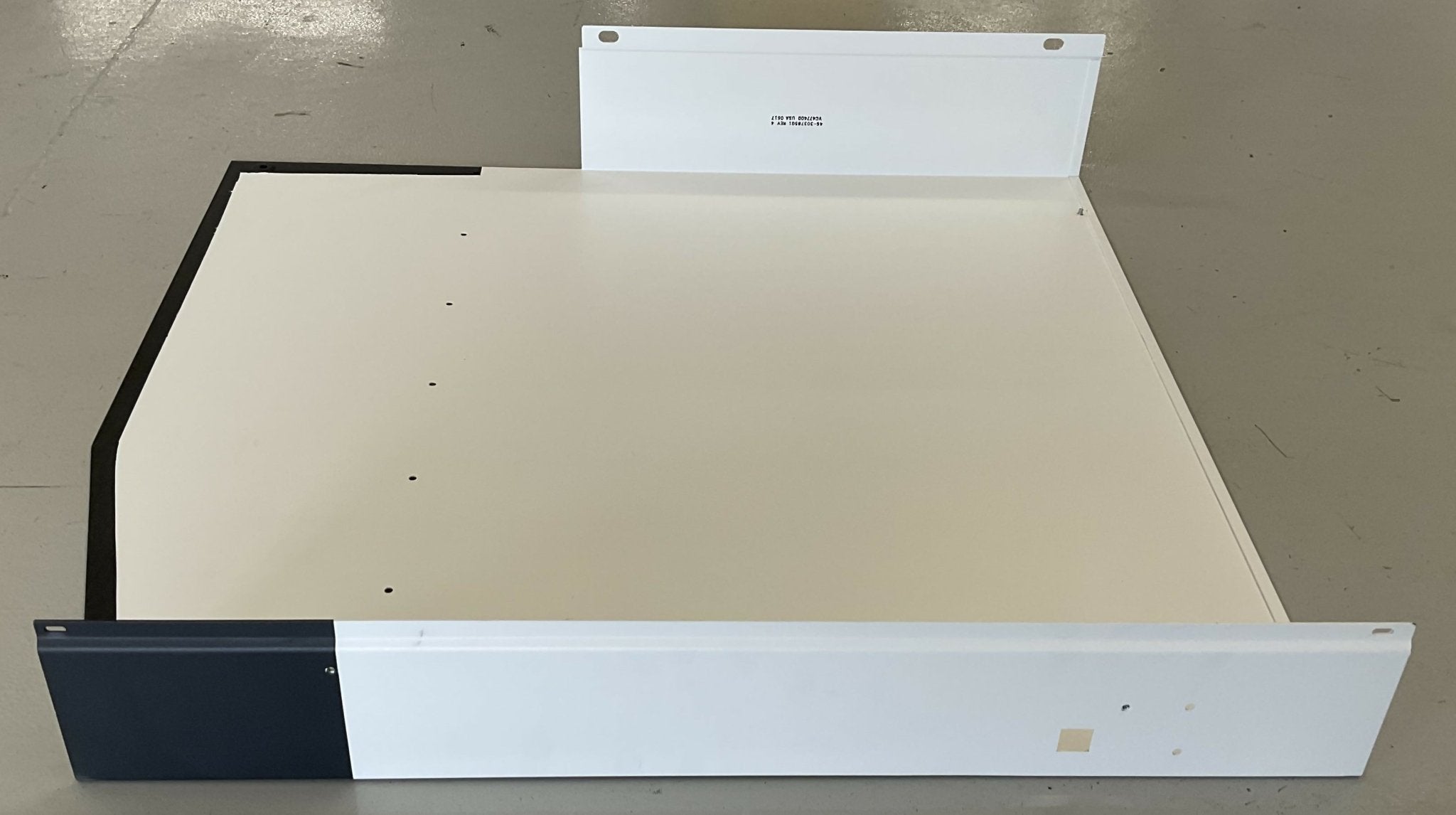 SIDE COVER (46-303785G1 REV A/46-270409G1) GE AMX 4