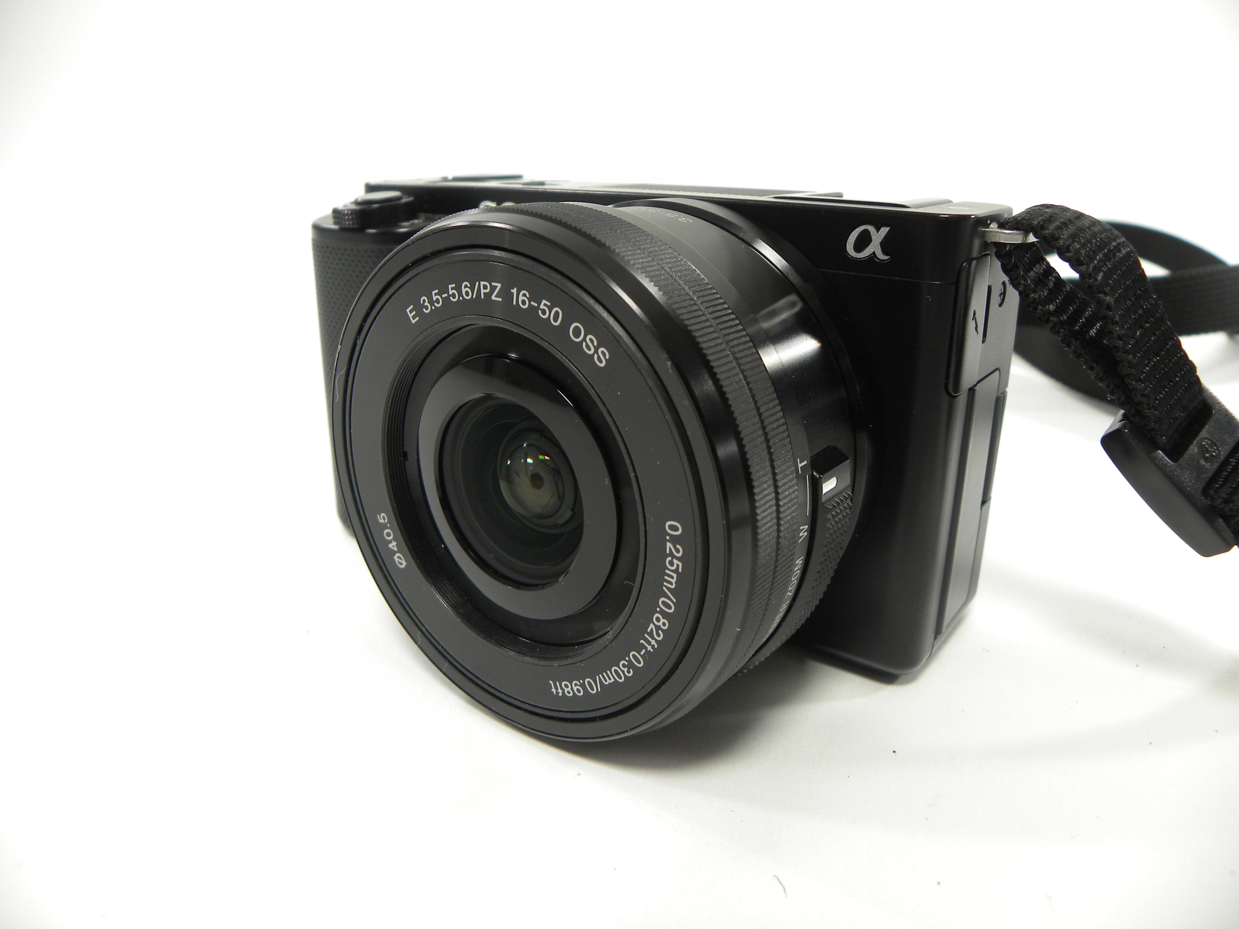Sony a ZV-E10 25.0mp Digital Mirrorless w/E 16-50 PZ OSS Shutter Ct. 14,587