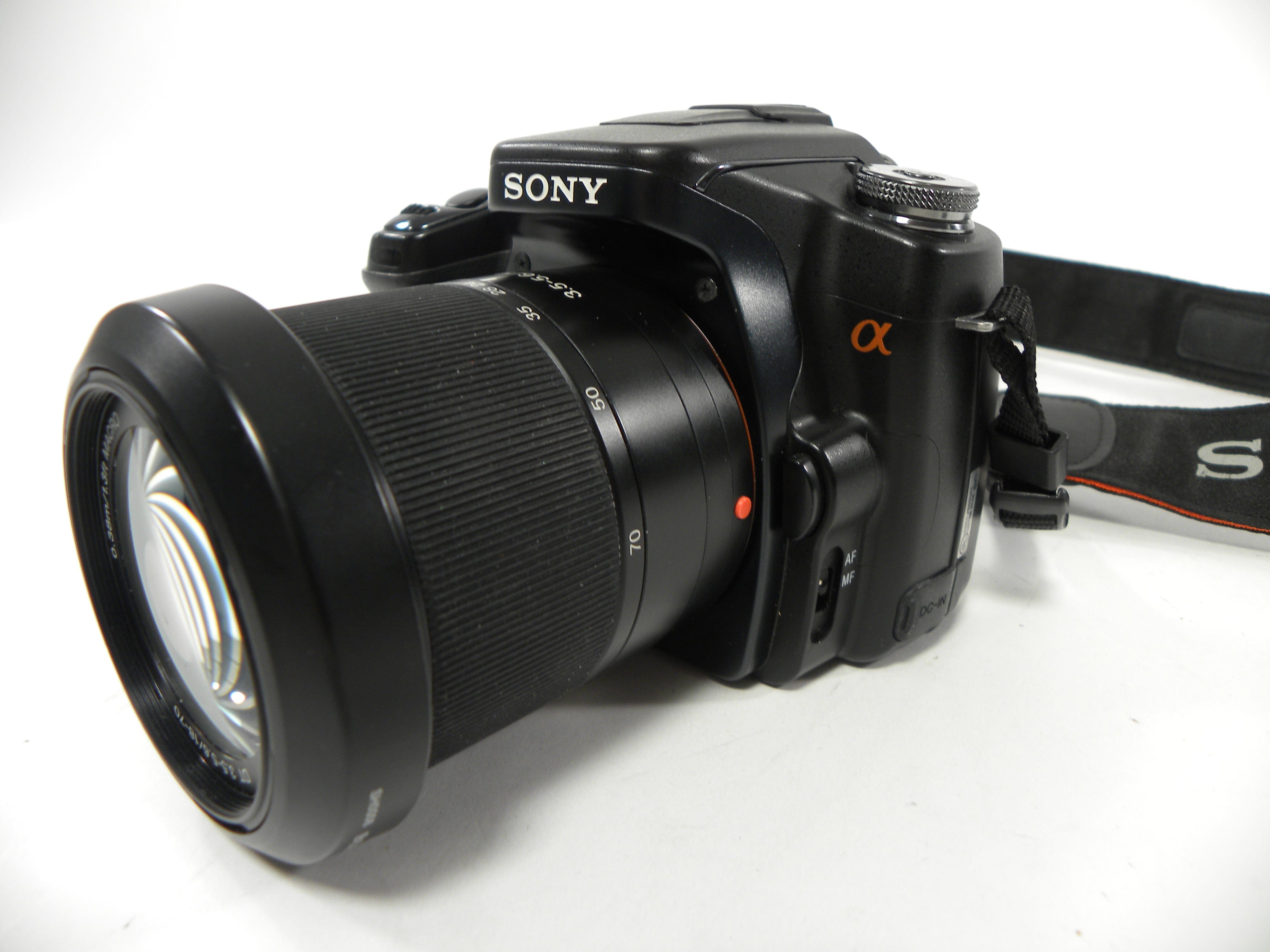 Sony a100 10.2mp Digital SLR w/Sony DT Macro 18-70mm f3.5-5.6