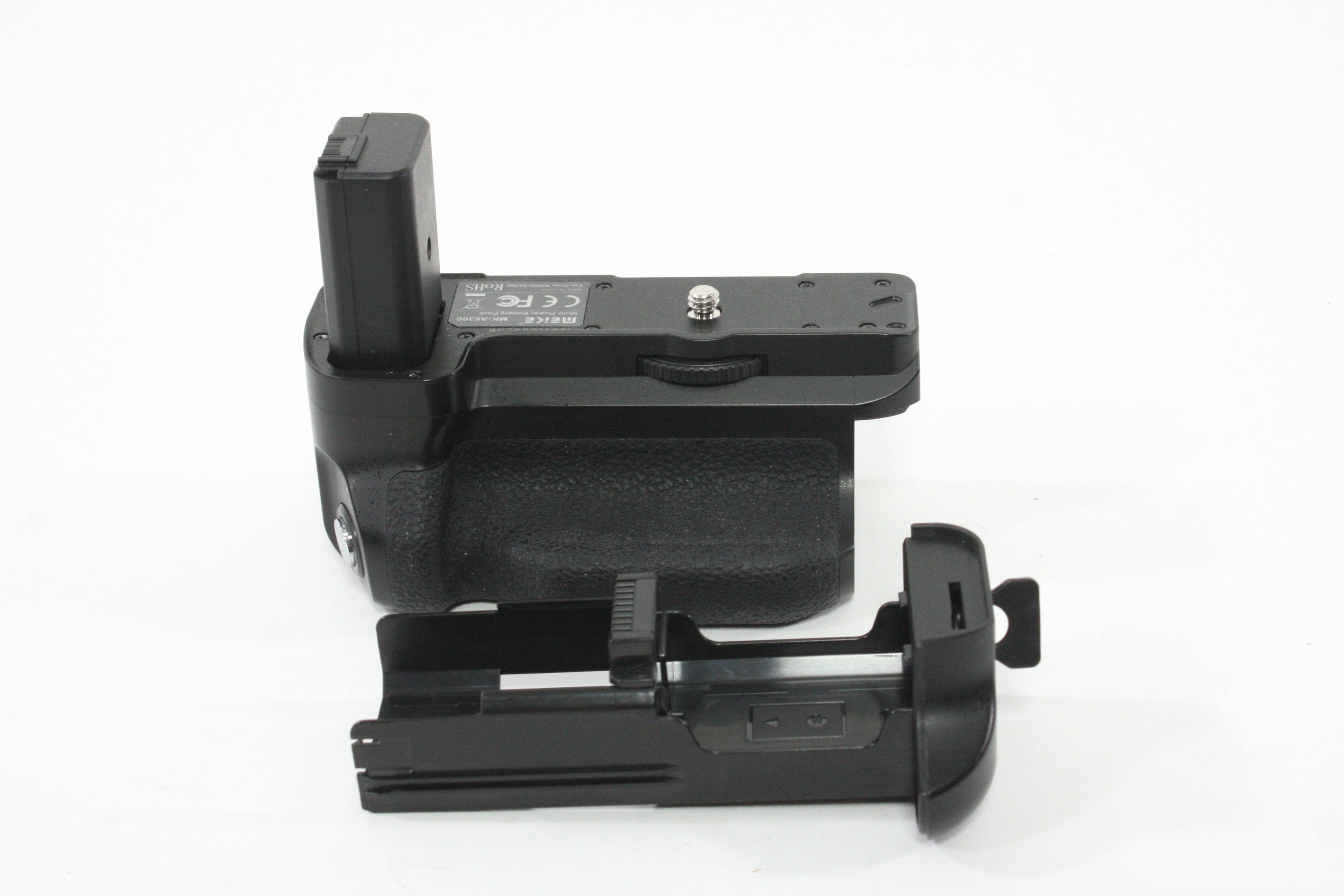 Sony a6000 w/16-60mm F3.5-5.6 Lens + SmallRig Cage and Battery Grip - Shutter Count 7307