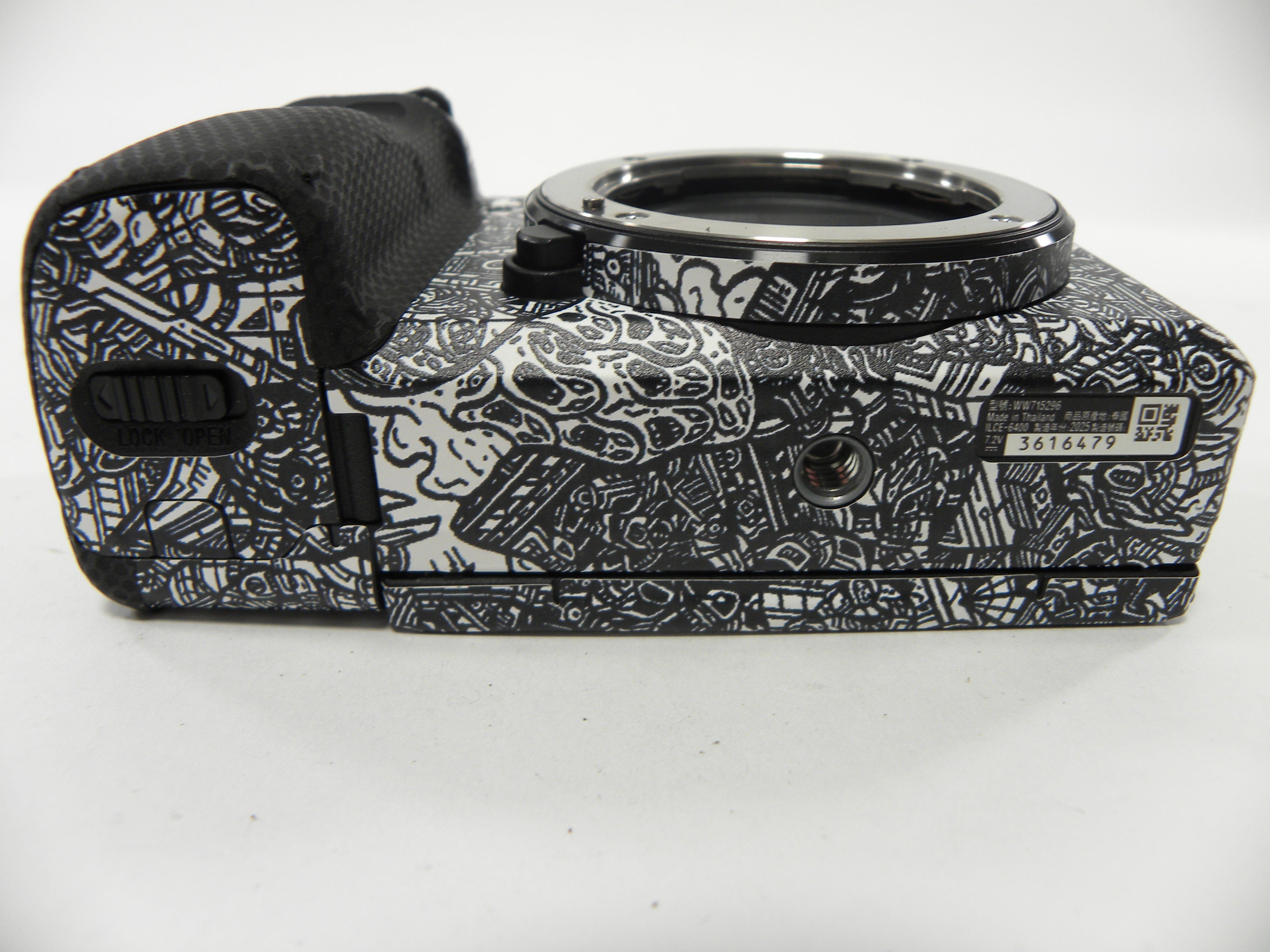 Sony a6400 24.2mp Mirrorless Digital camera Body Only  w/Skin Shutter Ct. 5,061