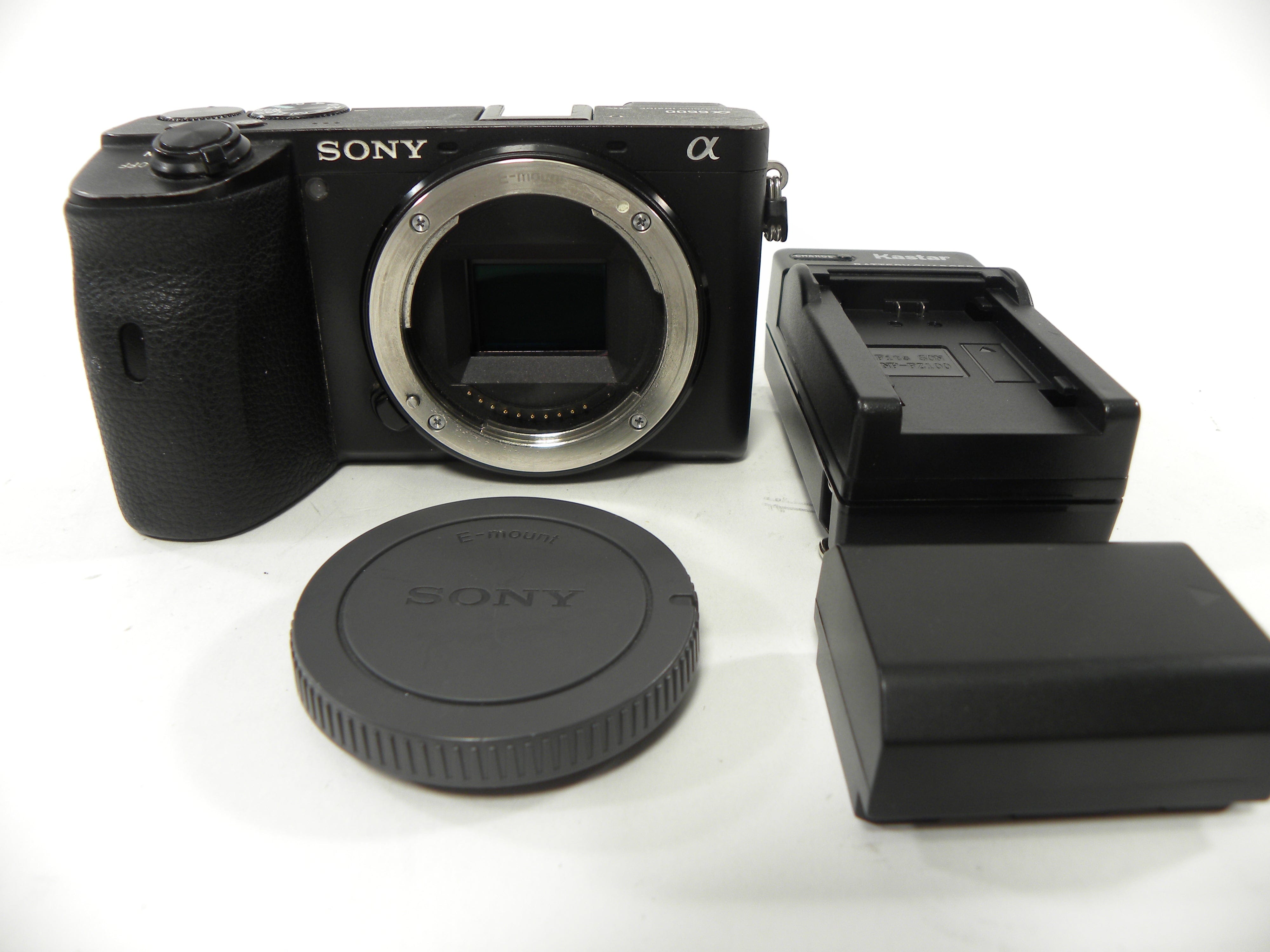 Sony a6600 24.2mp Digital Mirrorless camera body only Shutter Ct. 319,384