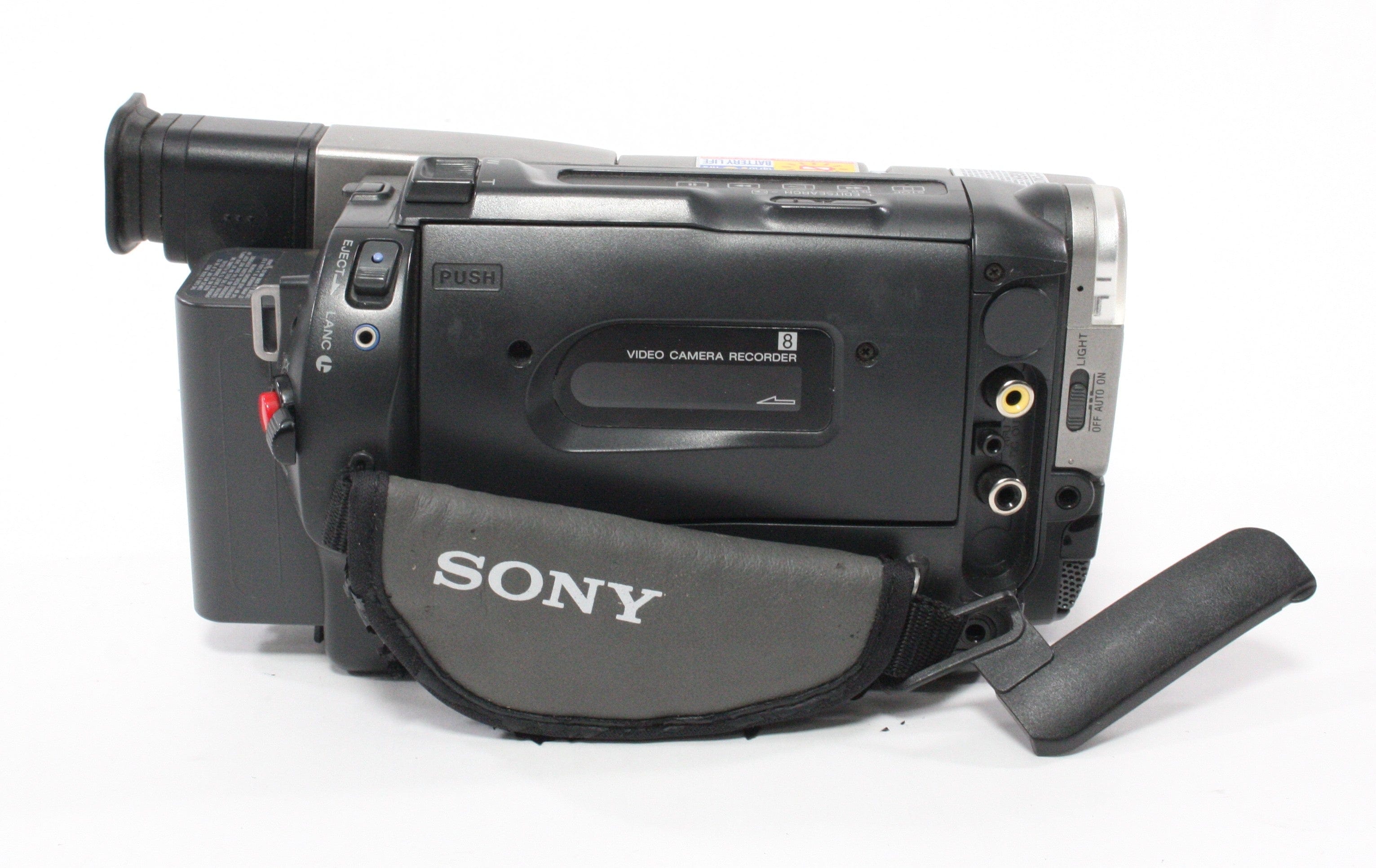 Sony CCD-TRV37 Handycam Vision Camcorder