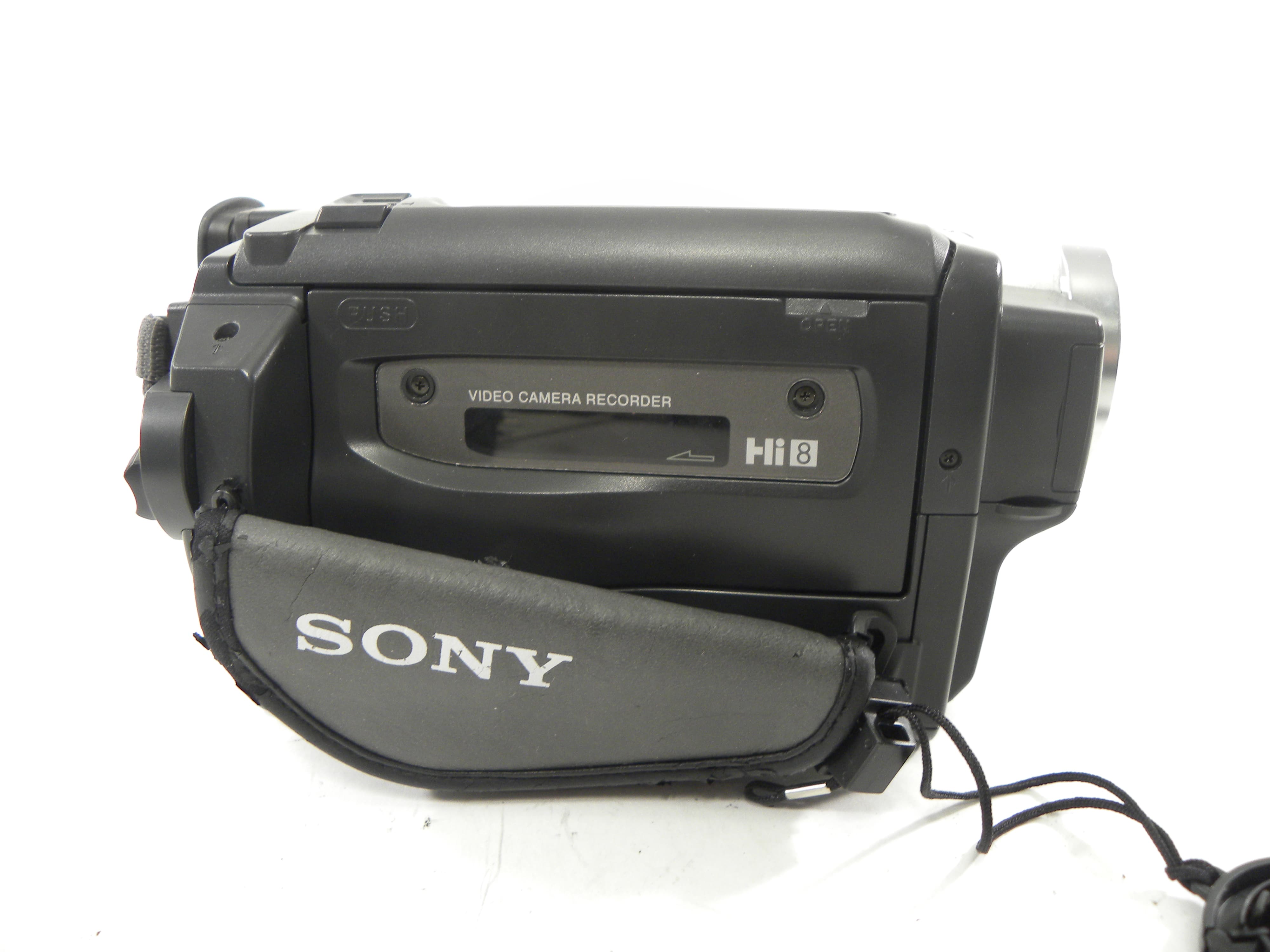 Sony CCD-TRV818 Hi8 Handycam Camcorder