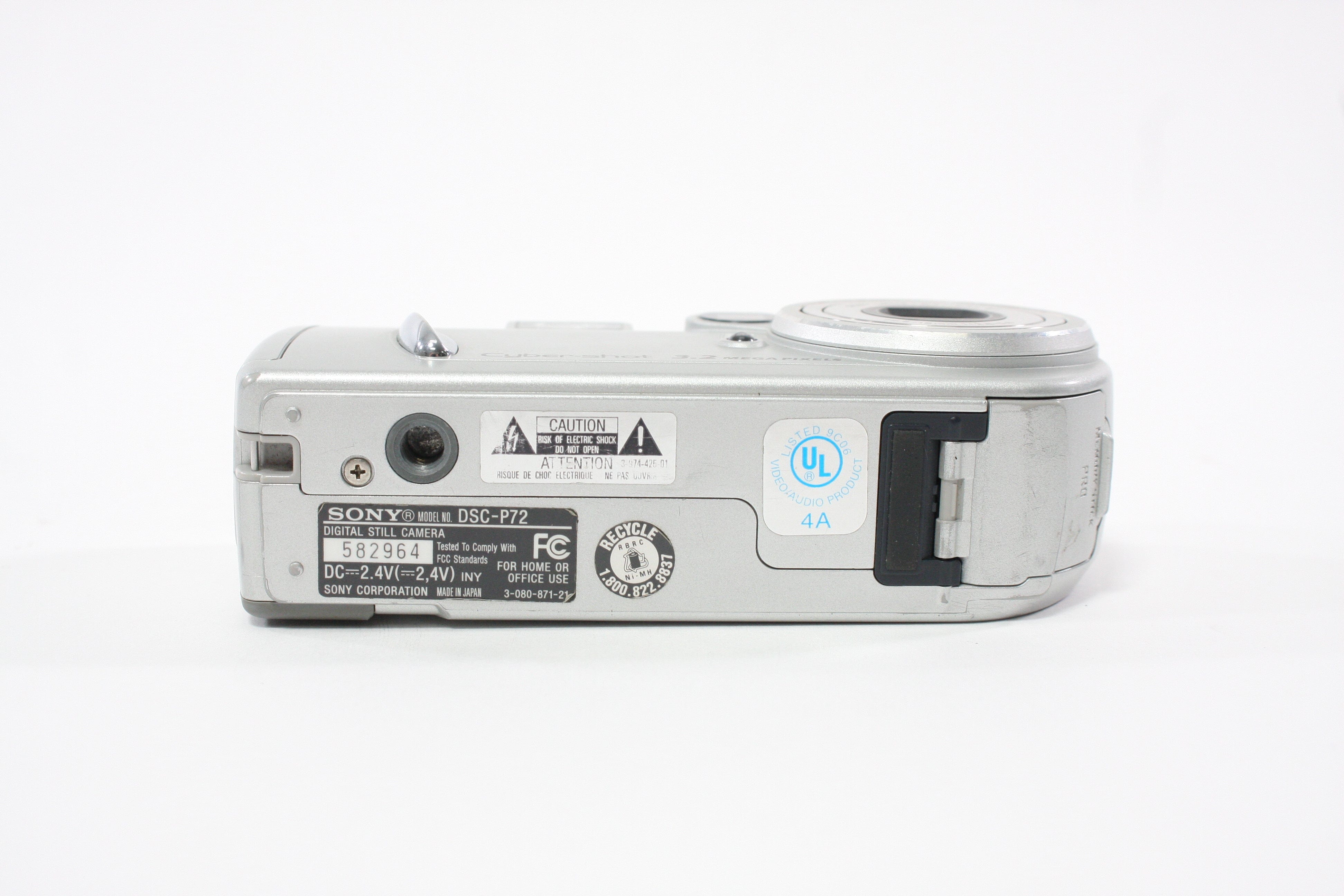 Sony Cyber-shot DSC-P72 Digital Camera 3x Zoom 3.2mp