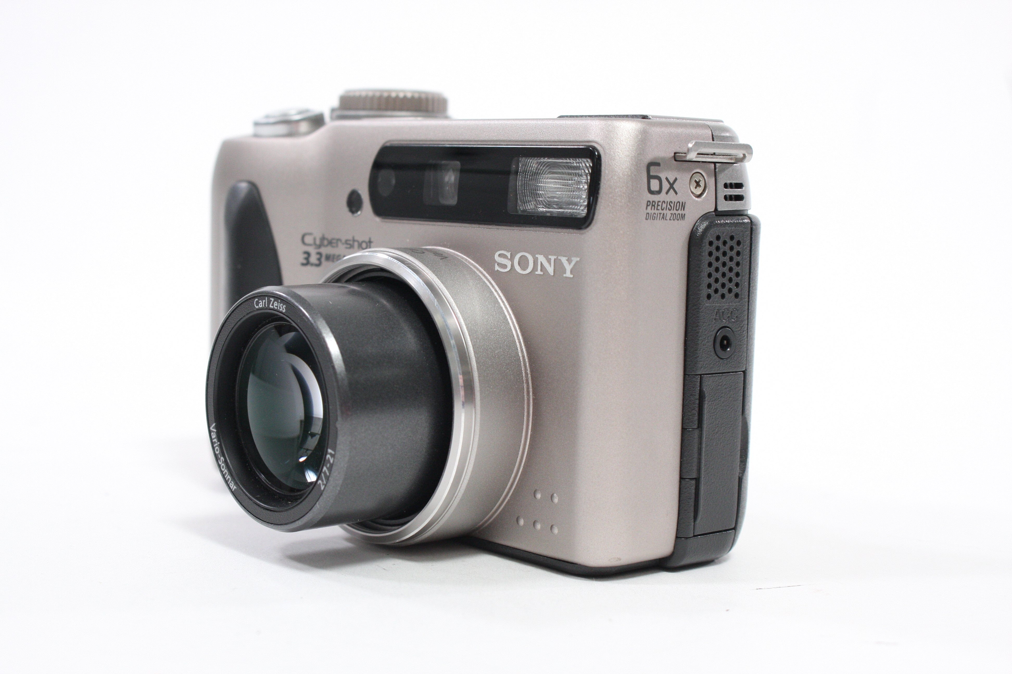 Sony Cyber-shot DSC-S75 Digital Point-and-Shoot Camera 6x Zoom 3.3mp