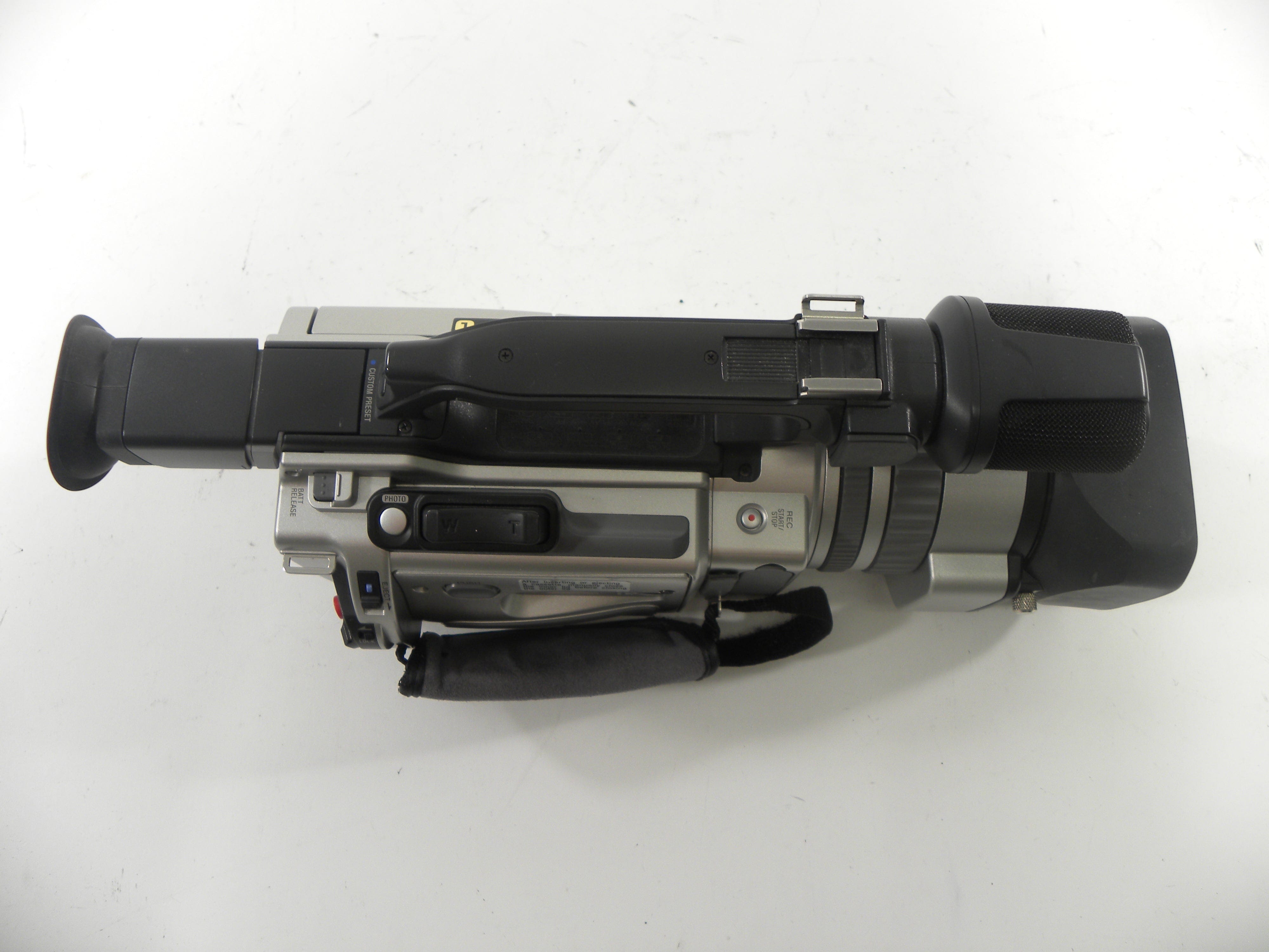 Sony DCR-VX2000 MiniDV Super Steady Shot Camcorder