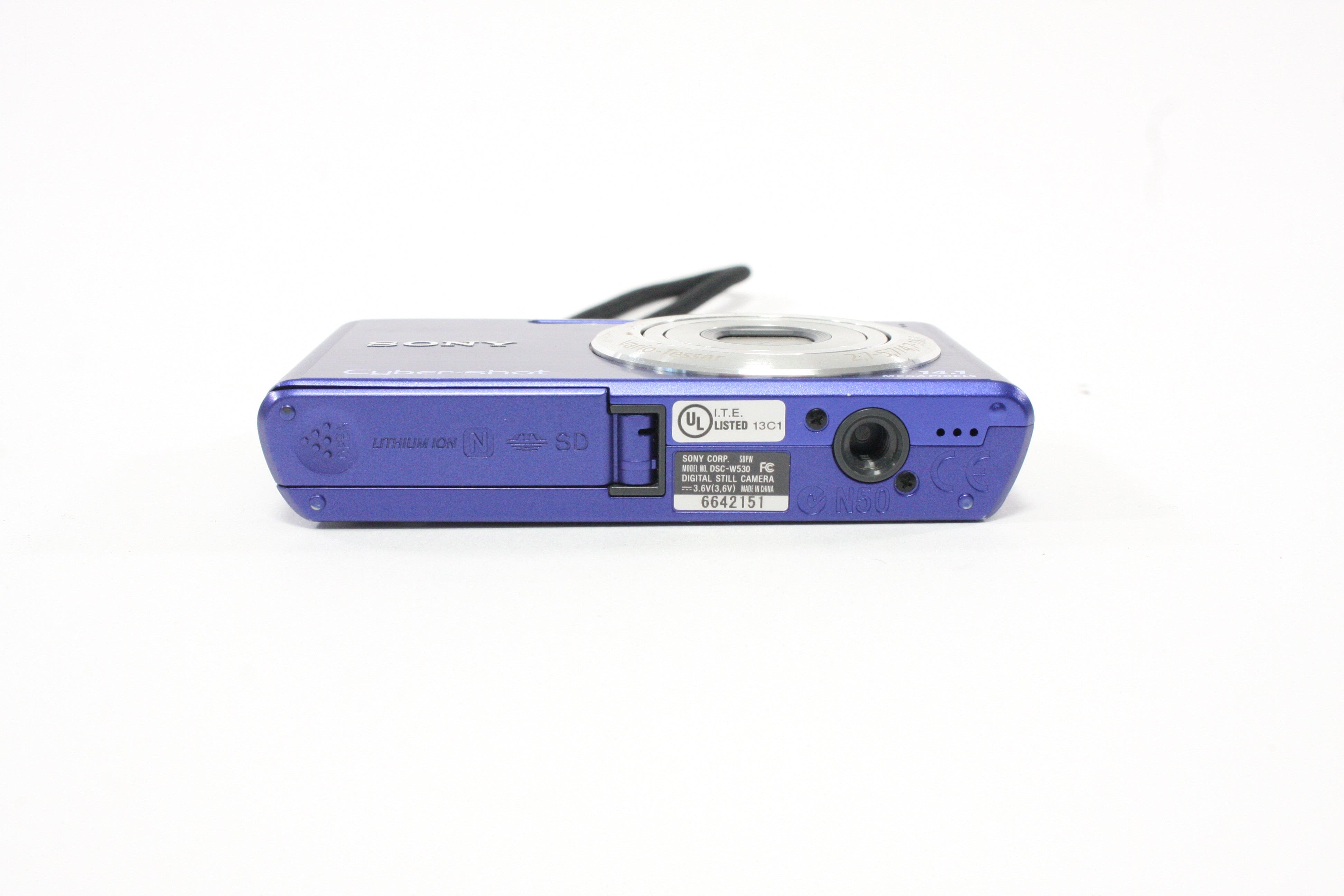 Sony DSC-W530 Digital Point-and-Shoot 4x Zoom 14.1mp (Blue) AS-IS