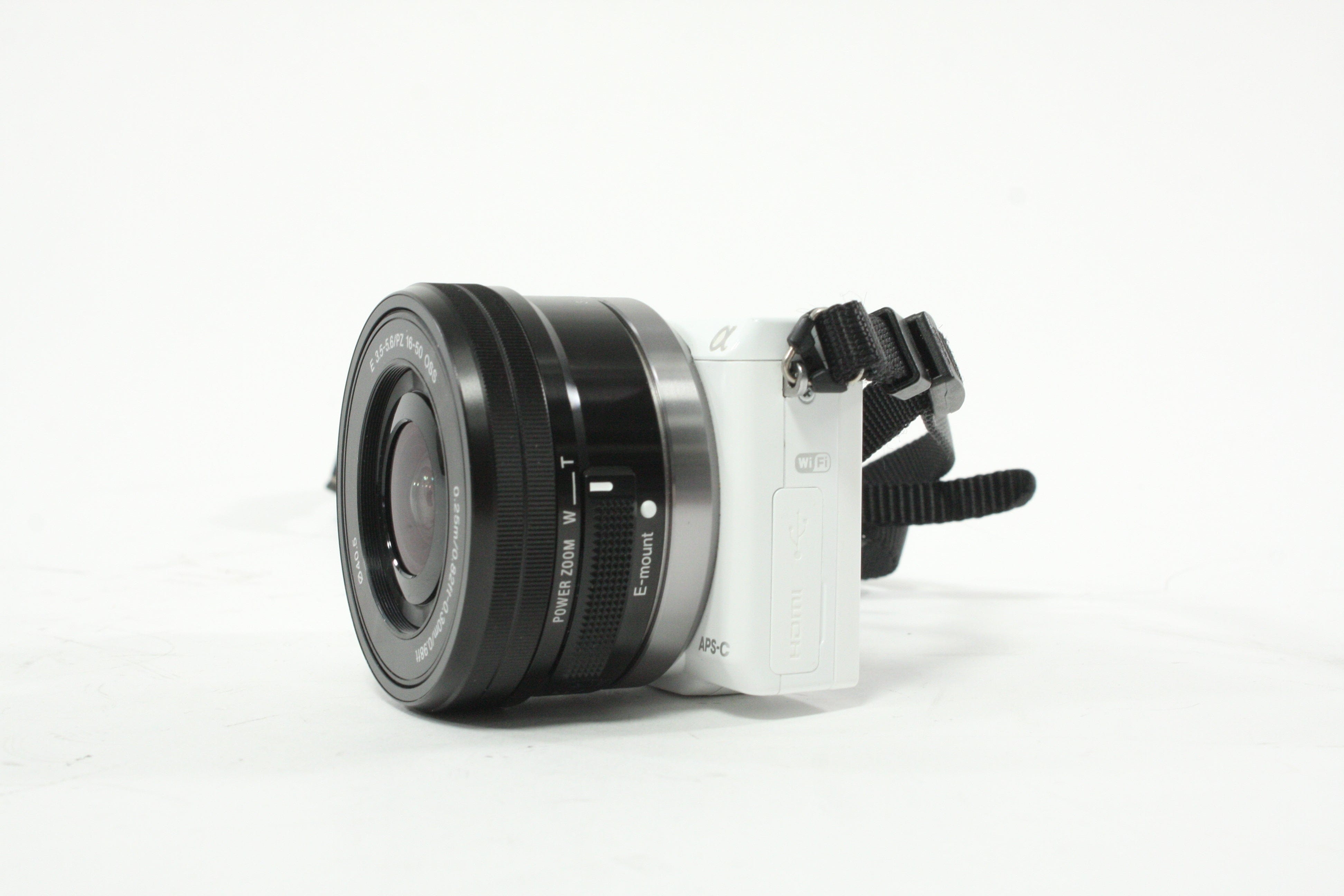 Sony NEX-5R wtih 16-50mm f/3.5-5.6 OSS P2 Lens for Sony E Mount
