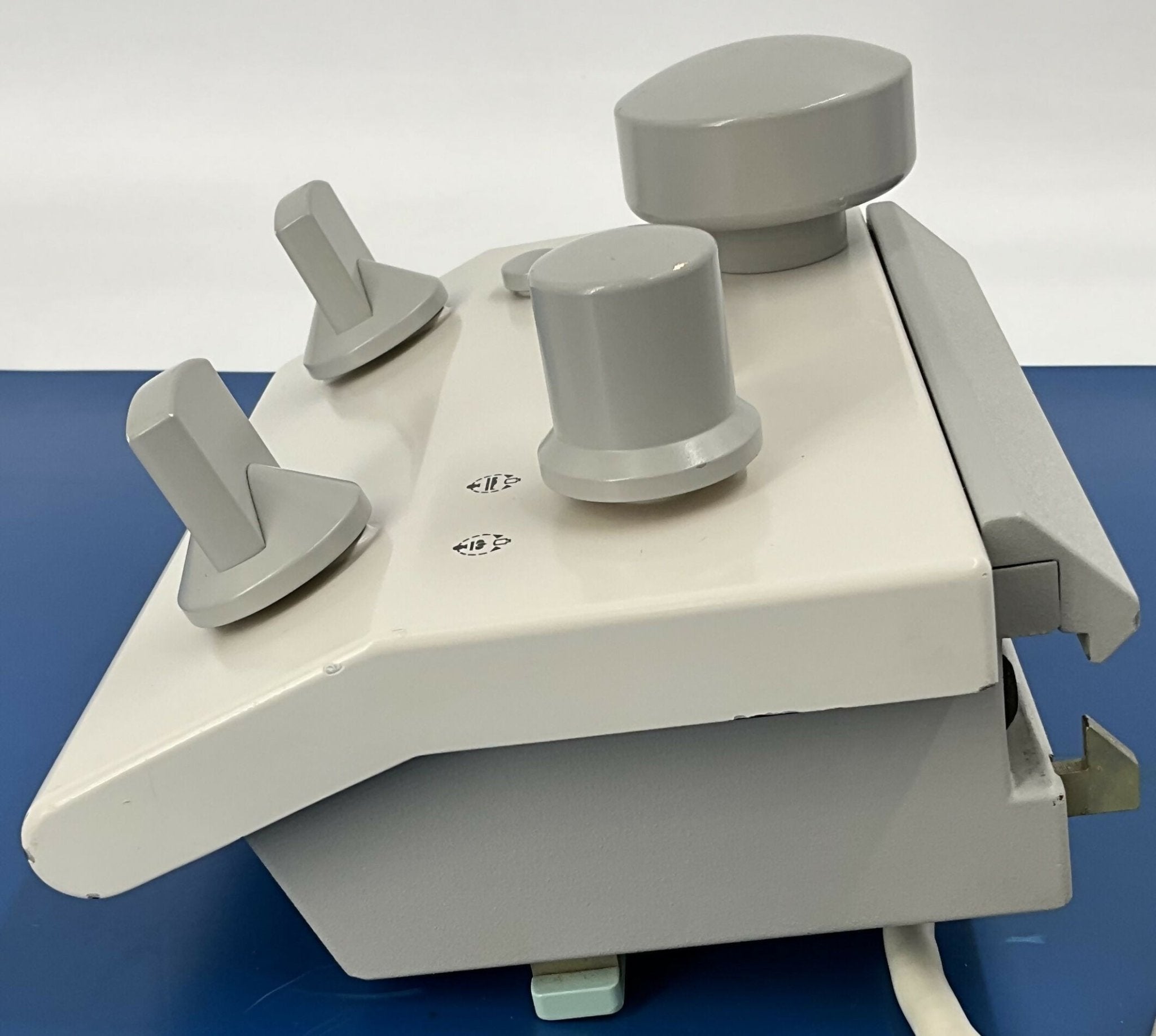 TABLE SIDE OPERATOR CONSOLE (9896 000 33771) PHILIPS