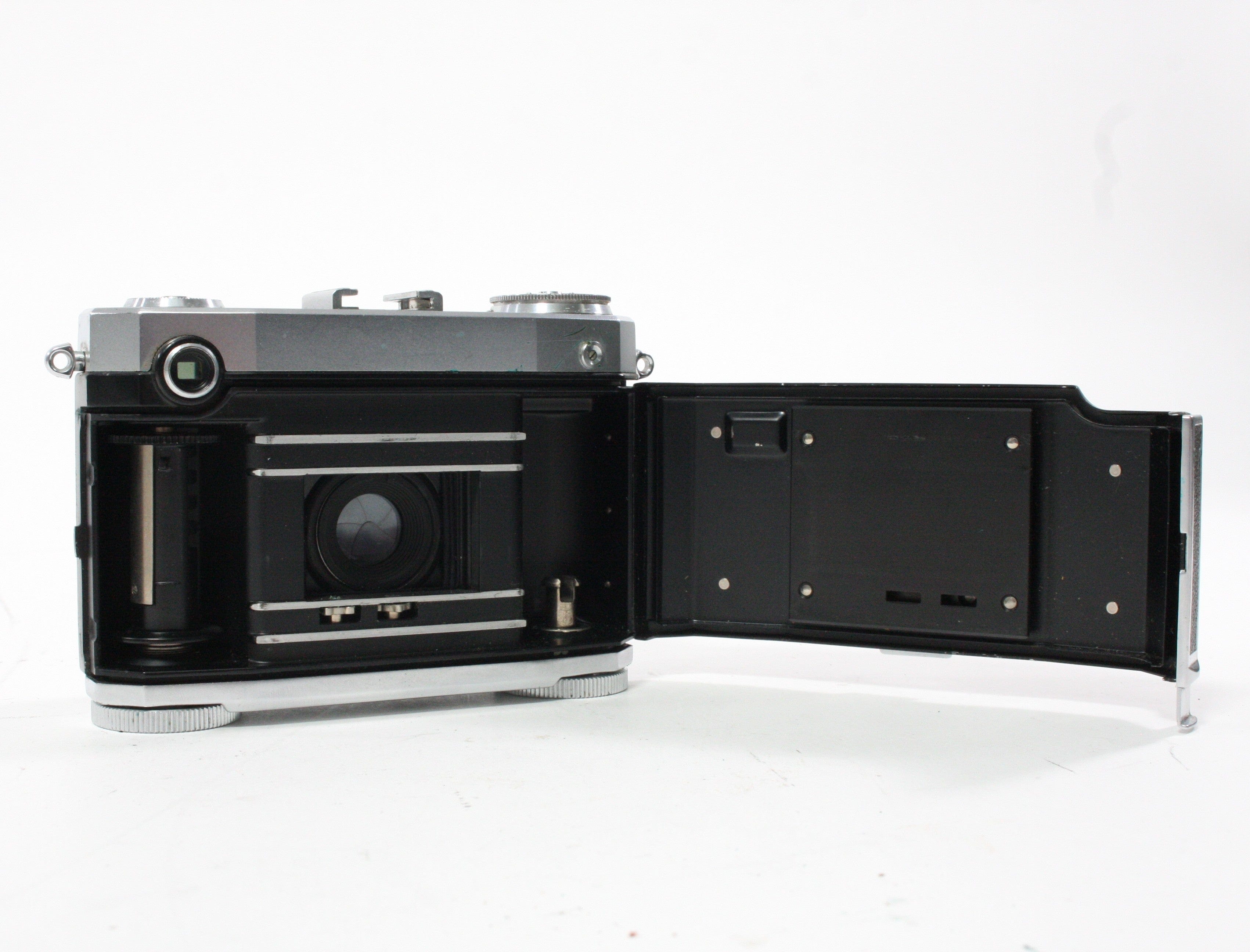 Zeiss Ikon Contessa 533/24 with a Tessar 45mm f/2.8 Lens AS-IS