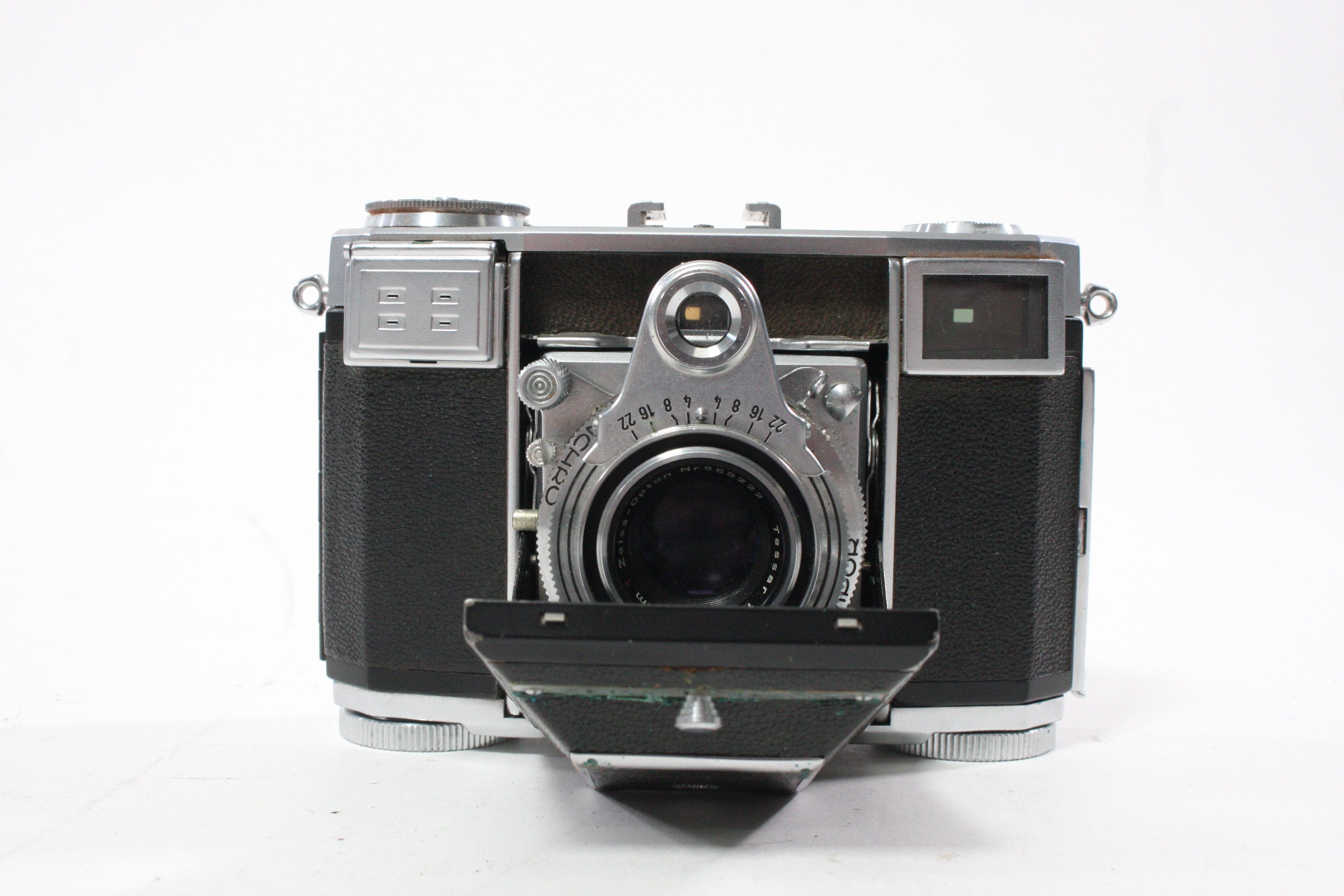 Zeiss Ikon Contessa 533/24 with a Tessar 45mm f/2.8 Lens AS-IS