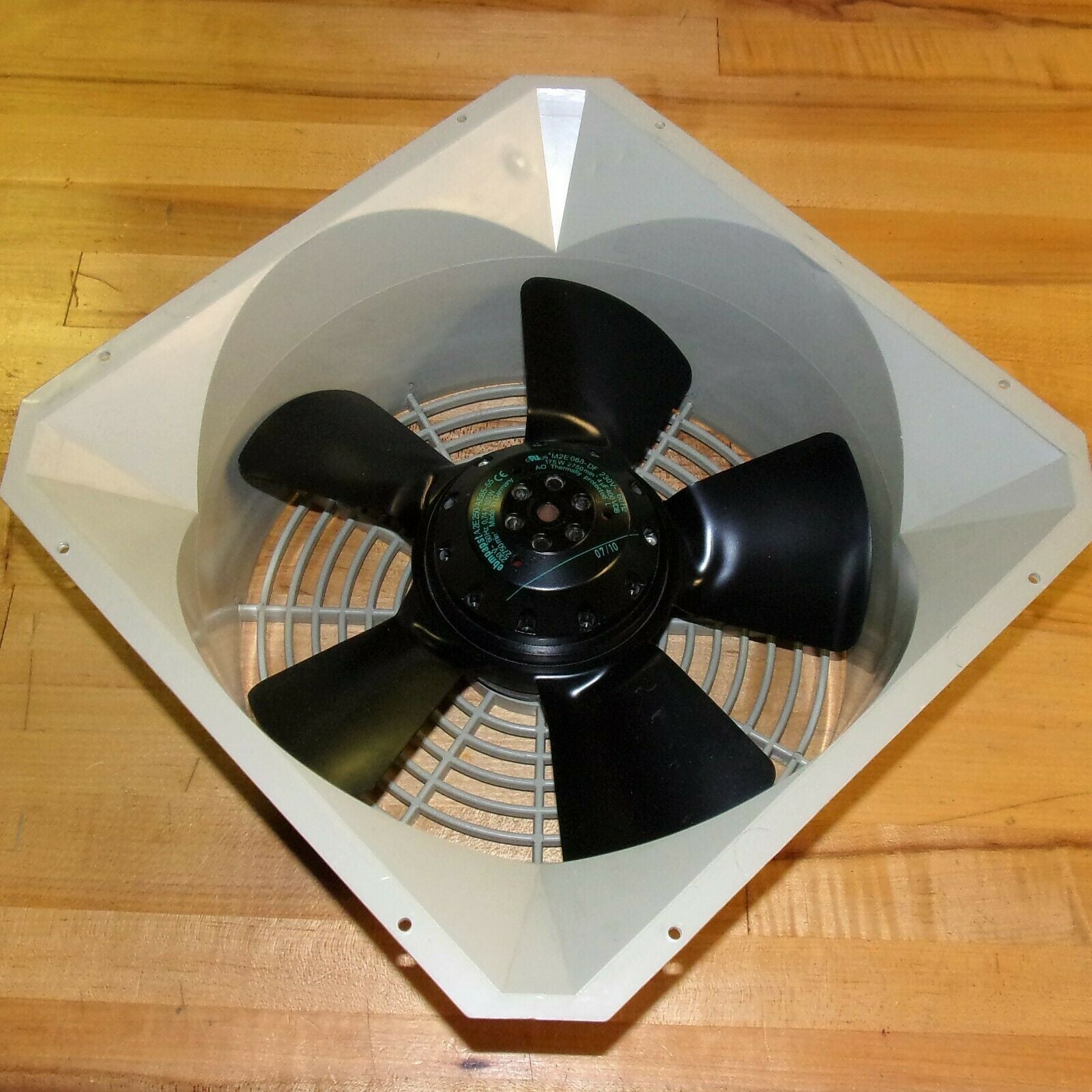 ebmPAPST 230V 165W 2750RPM AC Axial Fan w/ Enclosure A2E250-AE65-55 (M2E068-DF) - AloinfoUSA